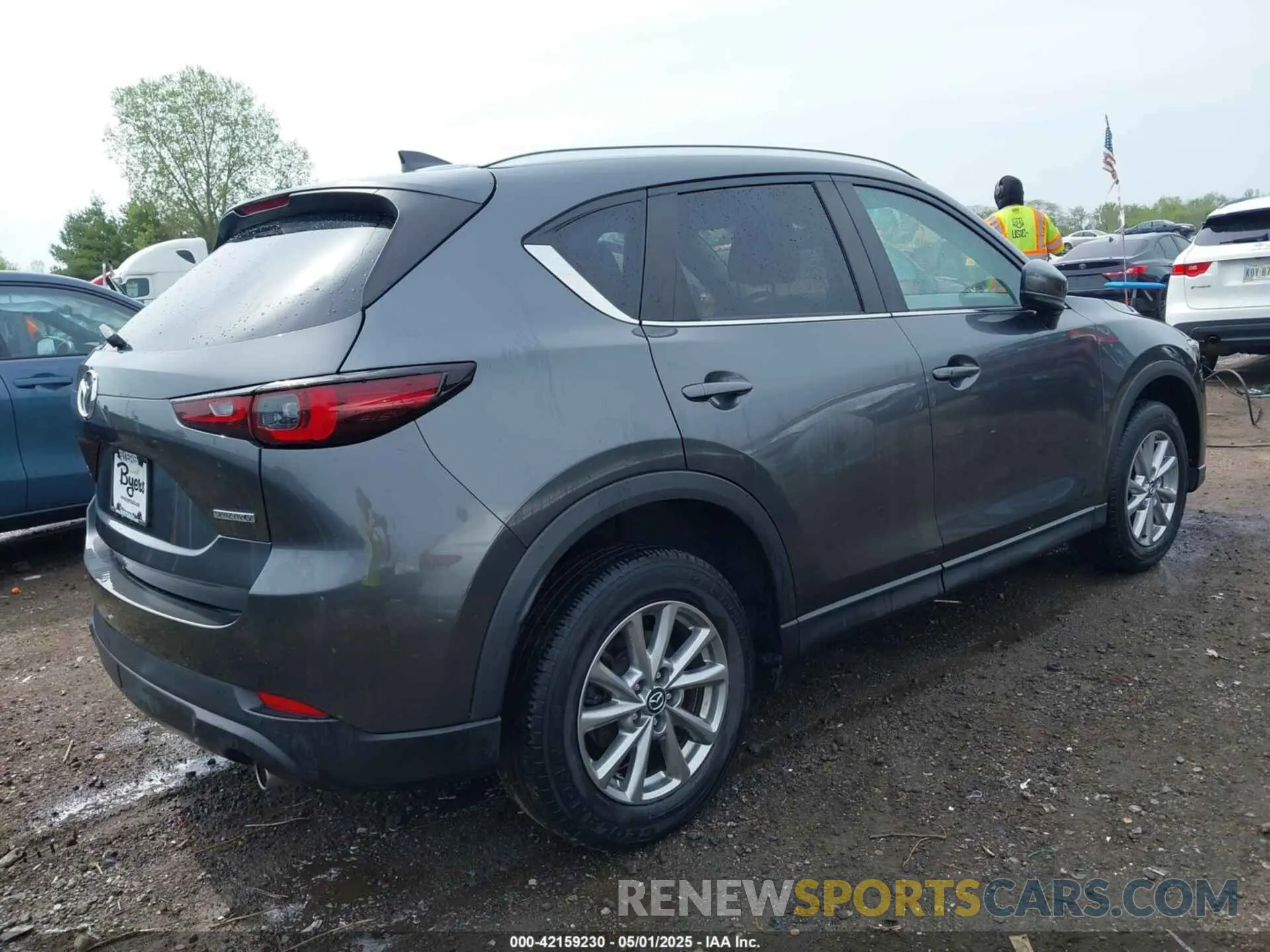 4 Photograph of a damaged car JM3KFBCMXP0225366 MAZDA CX-5 2023