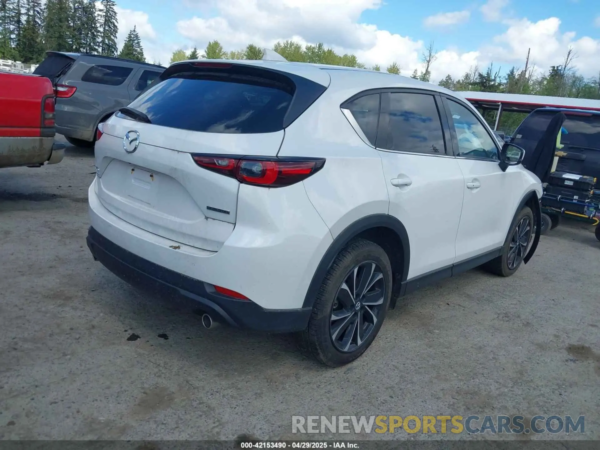4 Photograph of a damaged car JM3KFBDM2P0135918 MAZDA CX-5 2023