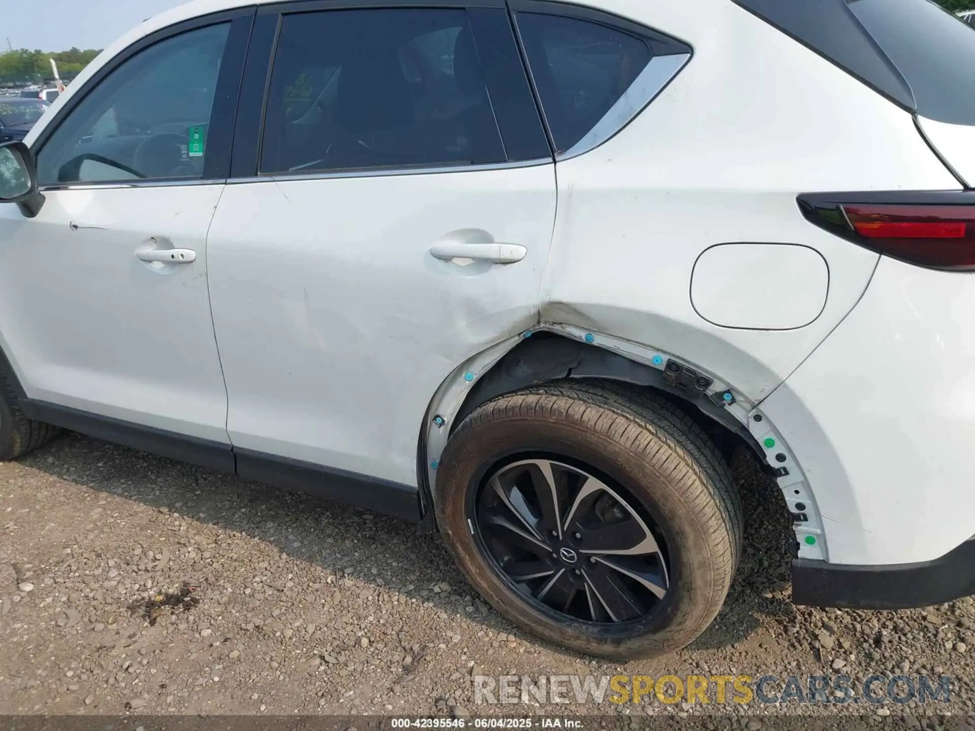 18 Photograph of a damaged car JM3KFBDM2P0204123 MAZDA CX-5 2023