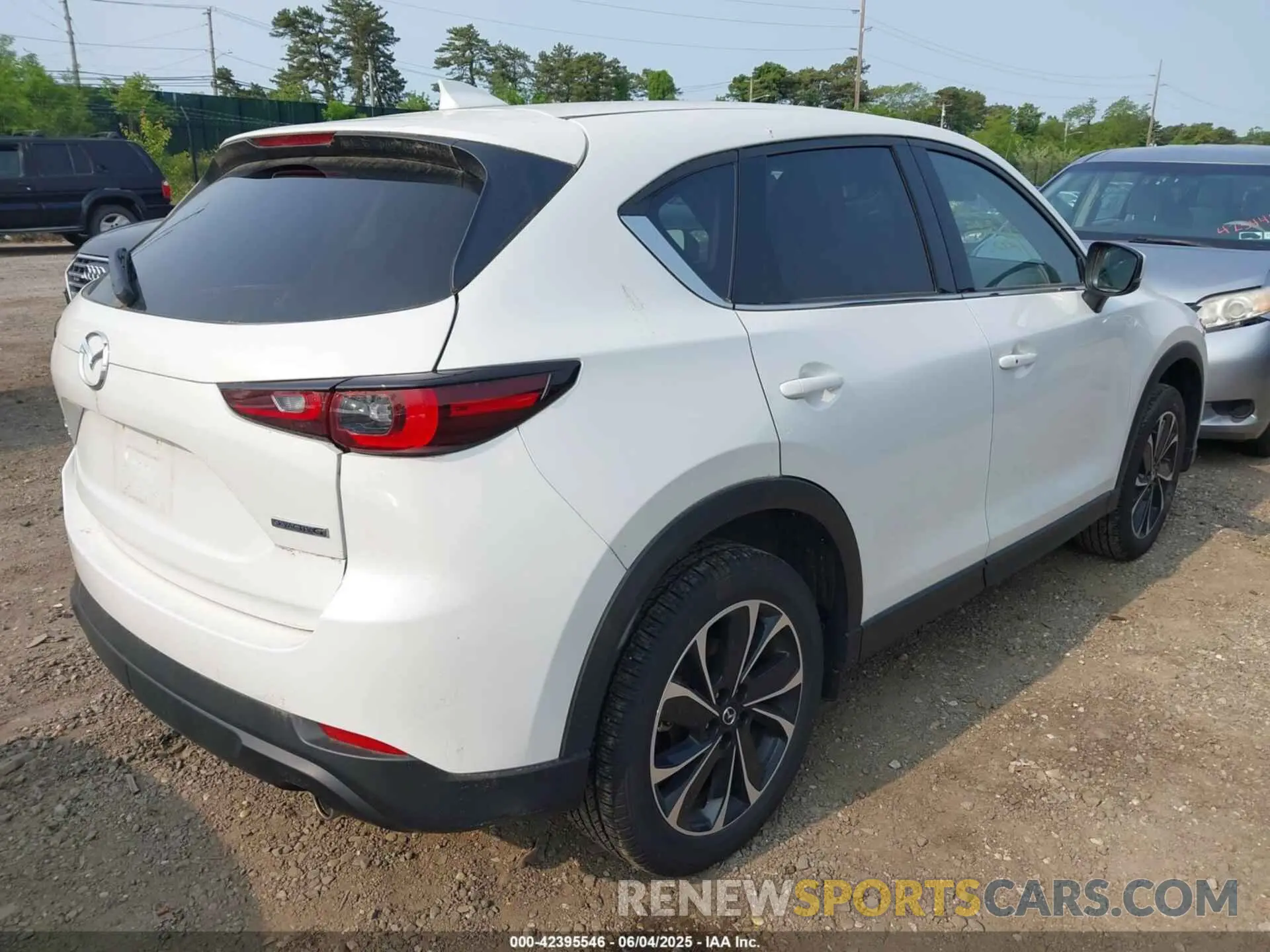 4 Photograph of a damaged car JM3KFBDM2P0204123 MAZDA CX-5 2023