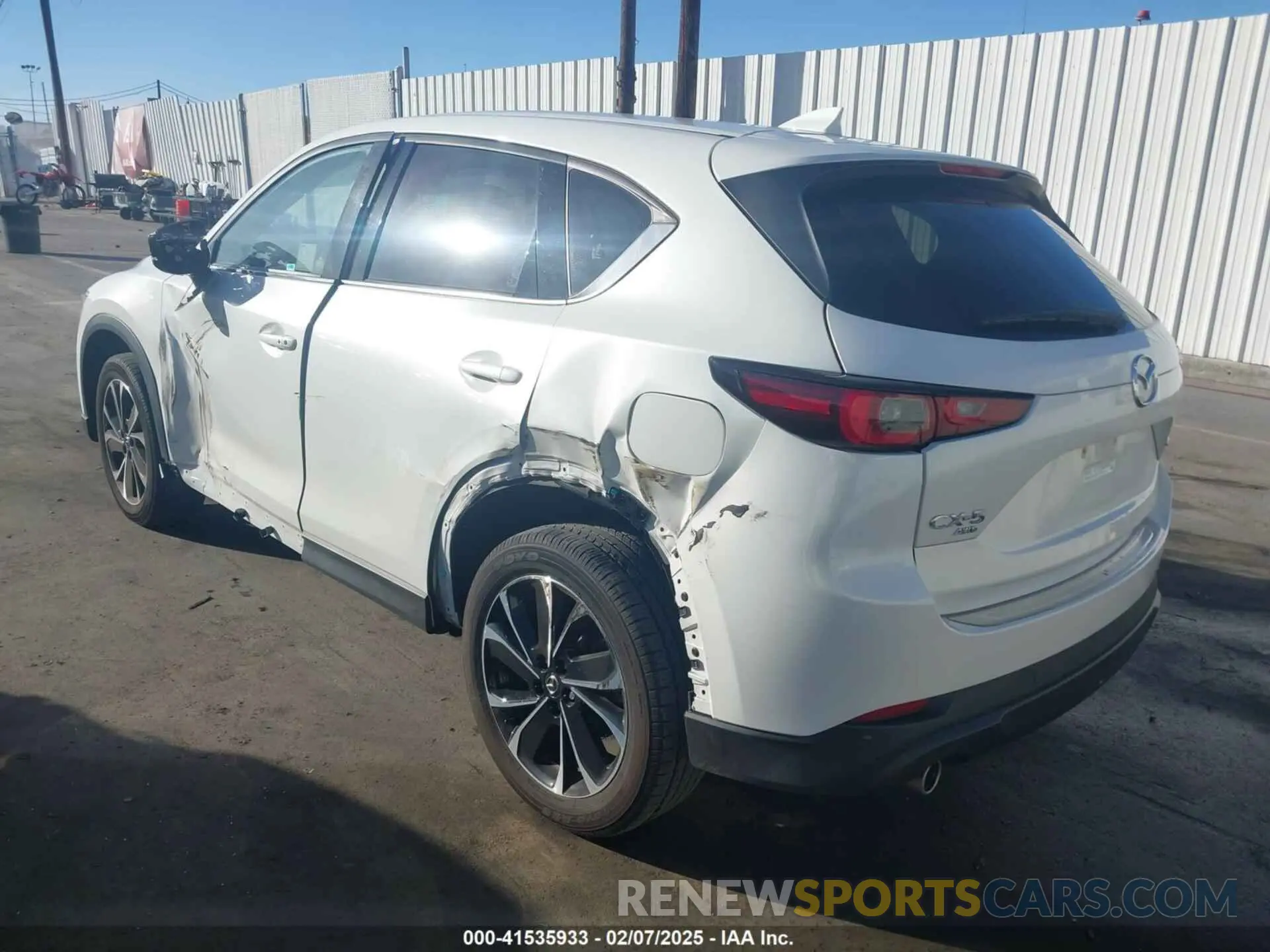 3 Photograph of a damaged car JM3KFBDM2P0283602 MAZDA CX-5 2023