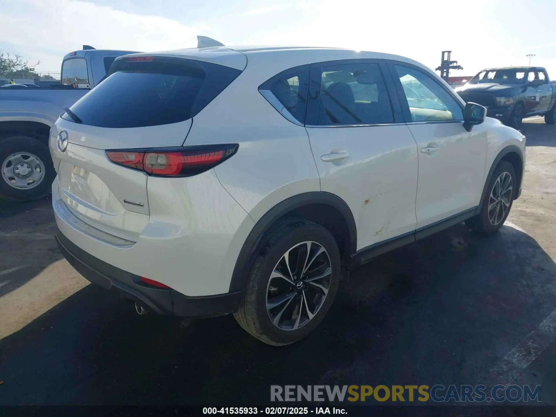 4 Photograph of a damaged car JM3KFBDM2P0283602 MAZDA CX-5 2023