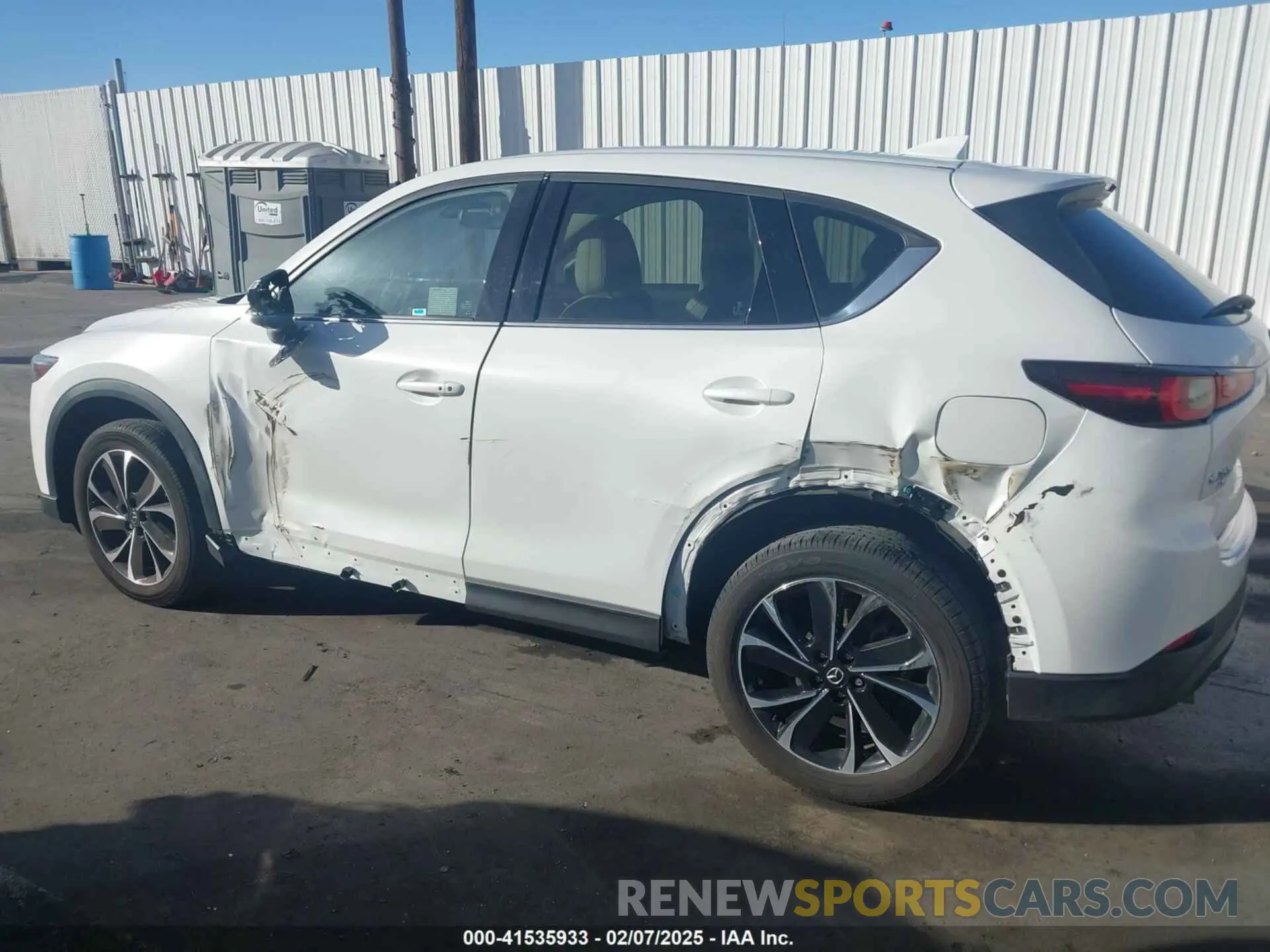 6 Photograph of a damaged car JM3KFBDM2P0283602 MAZDA CX-5 2023