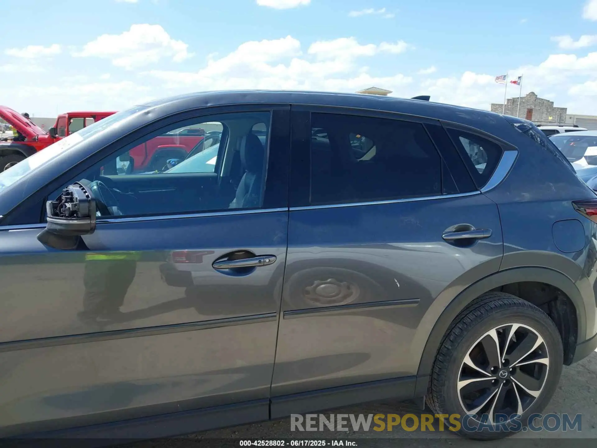 14 Photograph of a damaged car JM3KFBDM5P0136044 MAZDA CX-5 2023