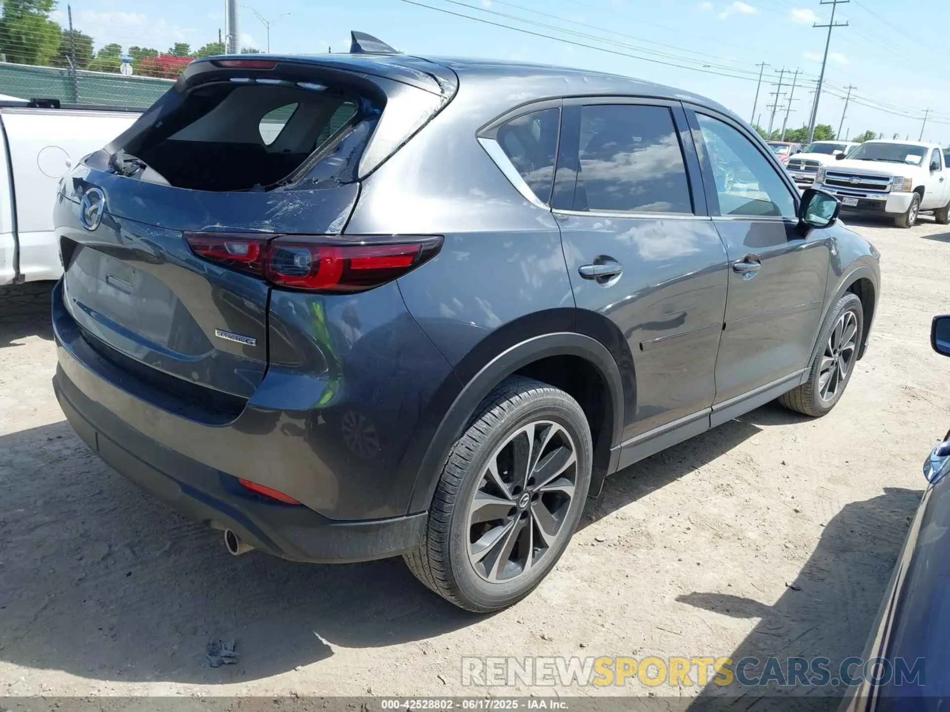 4 Photograph of a damaged car JM3KFBDM5P0136044 MAZDA CX-5 2023
