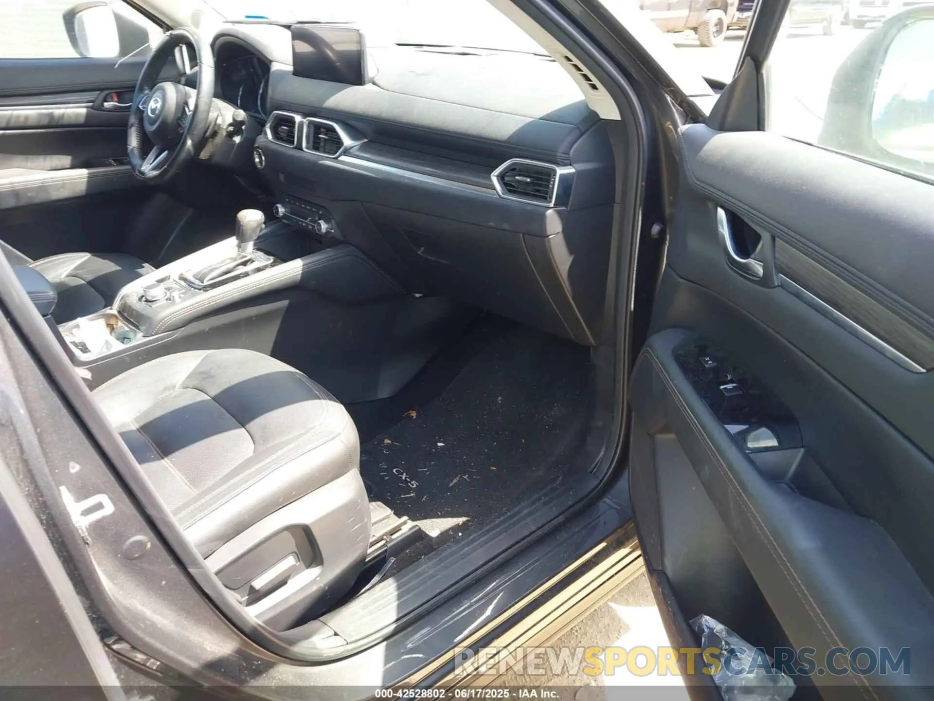 5 Photograph of a damaged car JM3KFBDM5P0136044 MAZDA CX-5 2023