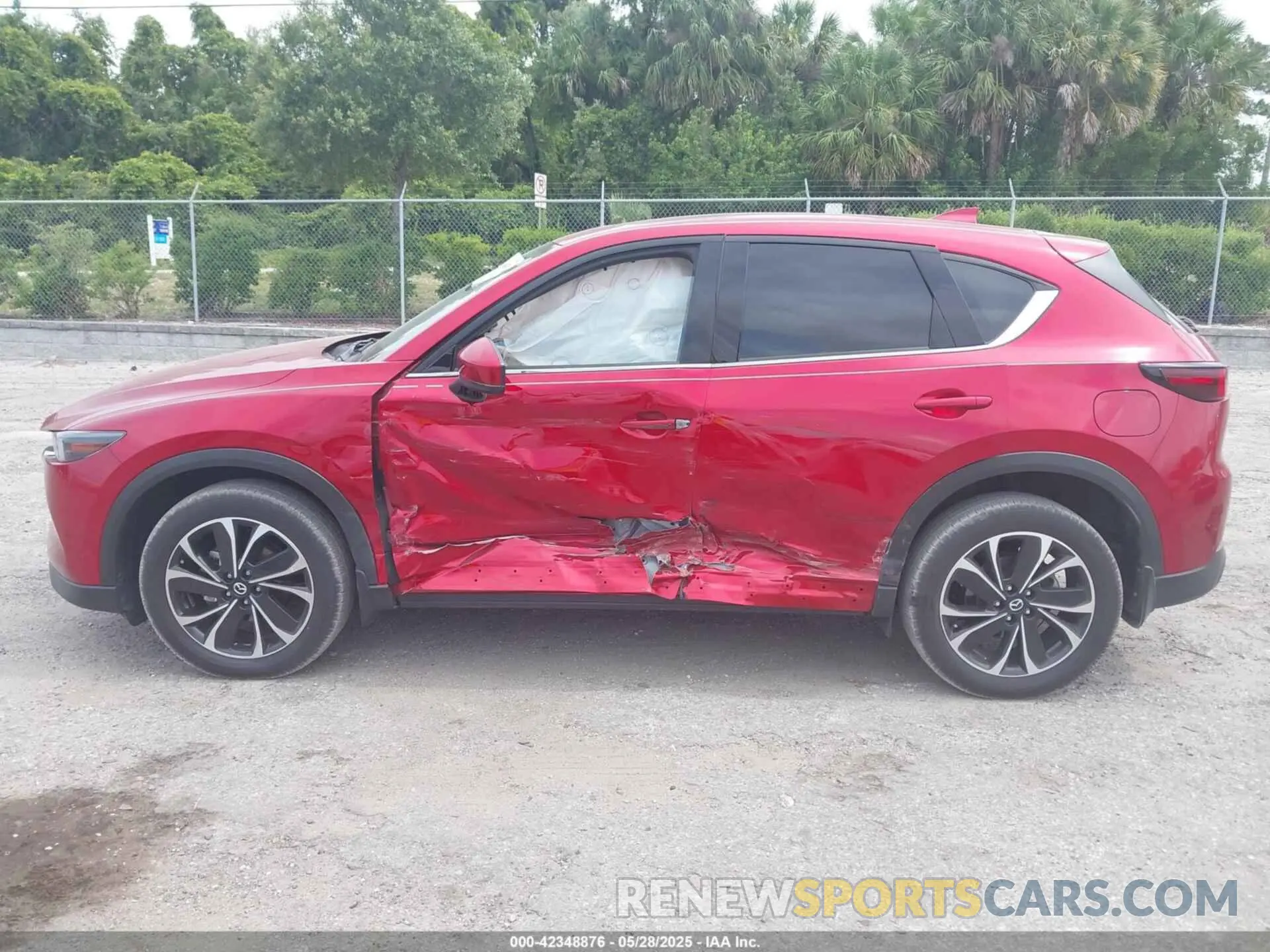 14 Photograph of a damaged car JM3KFBEM0P0127301 MAZDA CX-5 2023