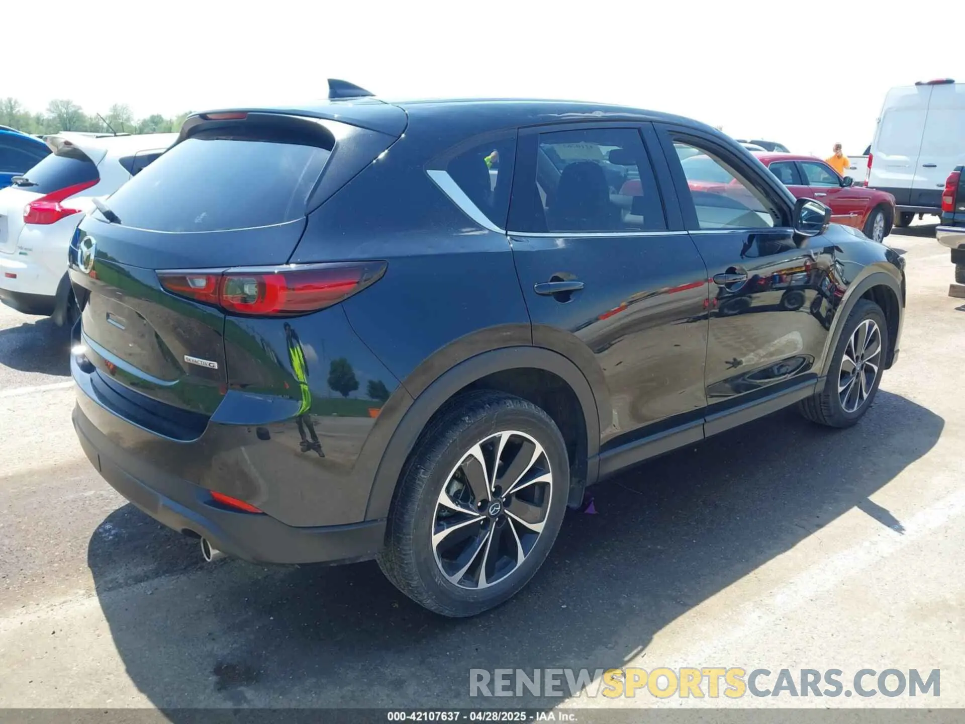 4 Photograph of a damaged car JM3KFBEM0P0201400 MAZDA CX-5 2023