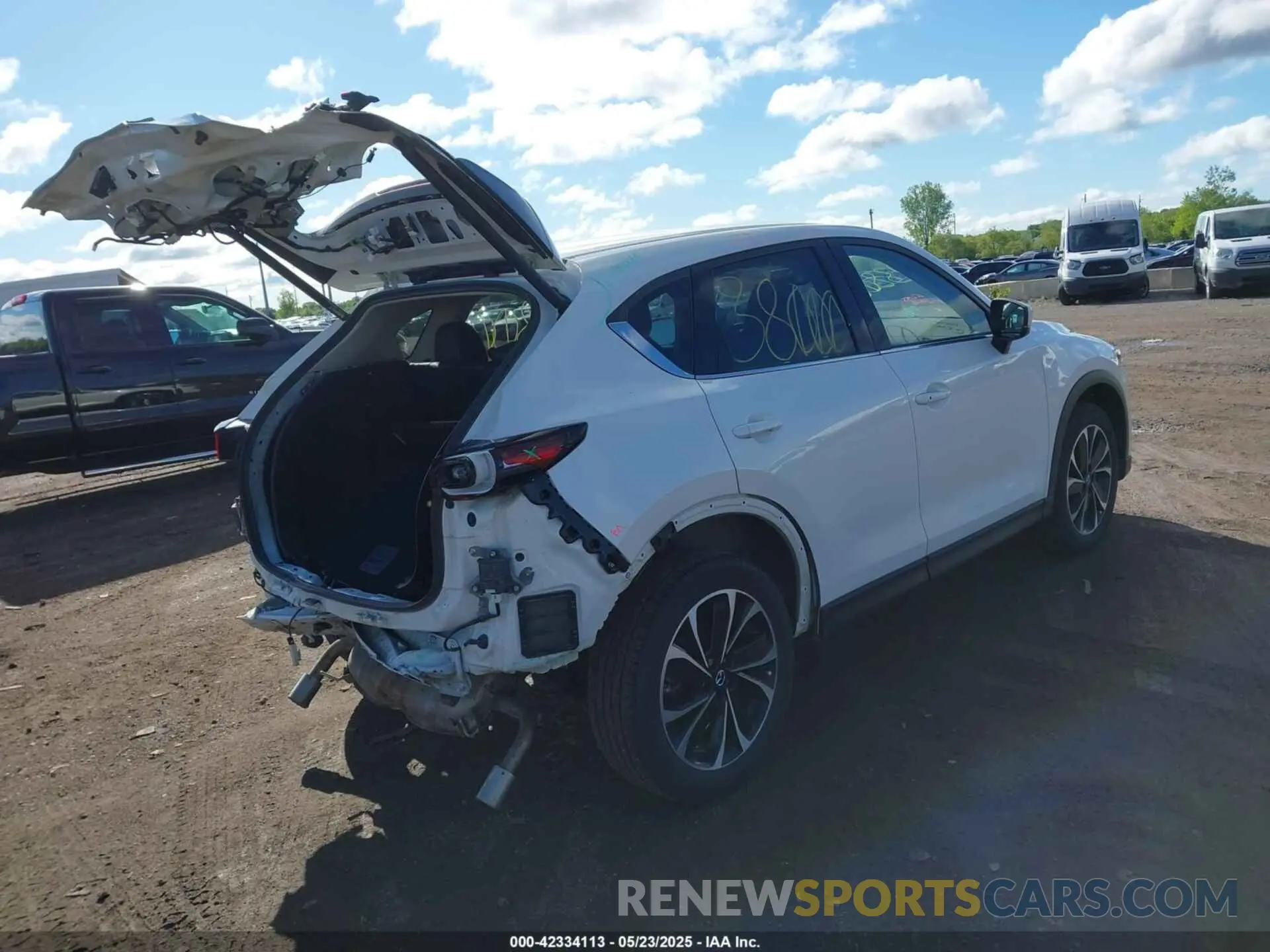 4 Photograph of a damaged car JM3KFBEM7P0119504 MAZDA CX-5 2023