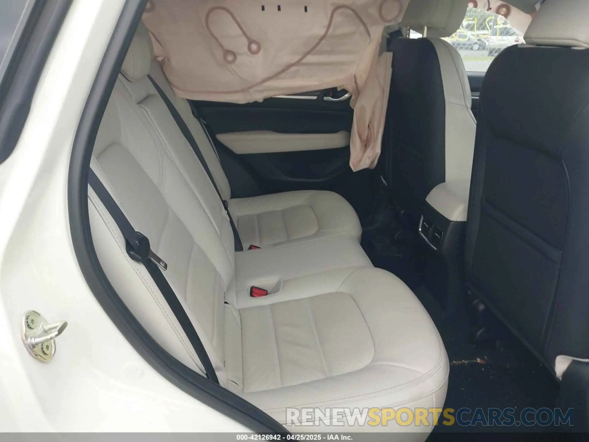 8 Photograph of a damaged car JM3KFBEMXP0280221 MAZDA CX-5 2023