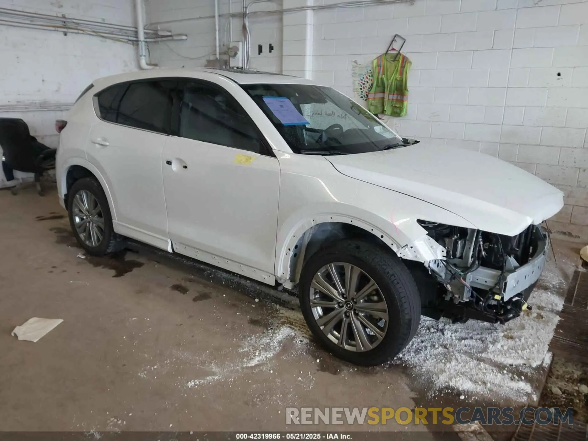 1 Photograph of a damaged car JM3KFBXY9P0230698 MAZDA CX-5 2023