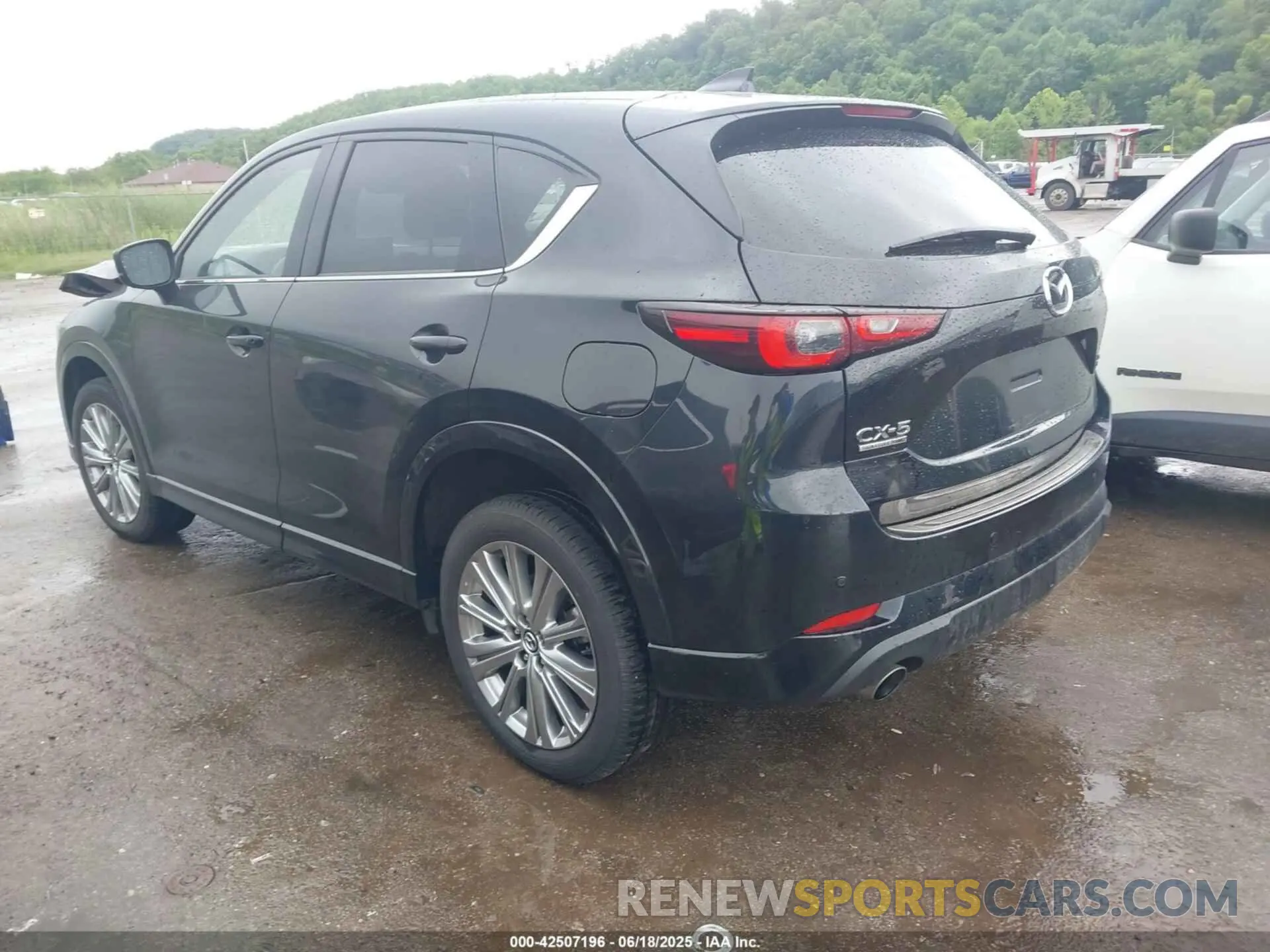 3 Photograph of a damaged car JM3KFBXYXP0126818 MAZDA CX-5 2023