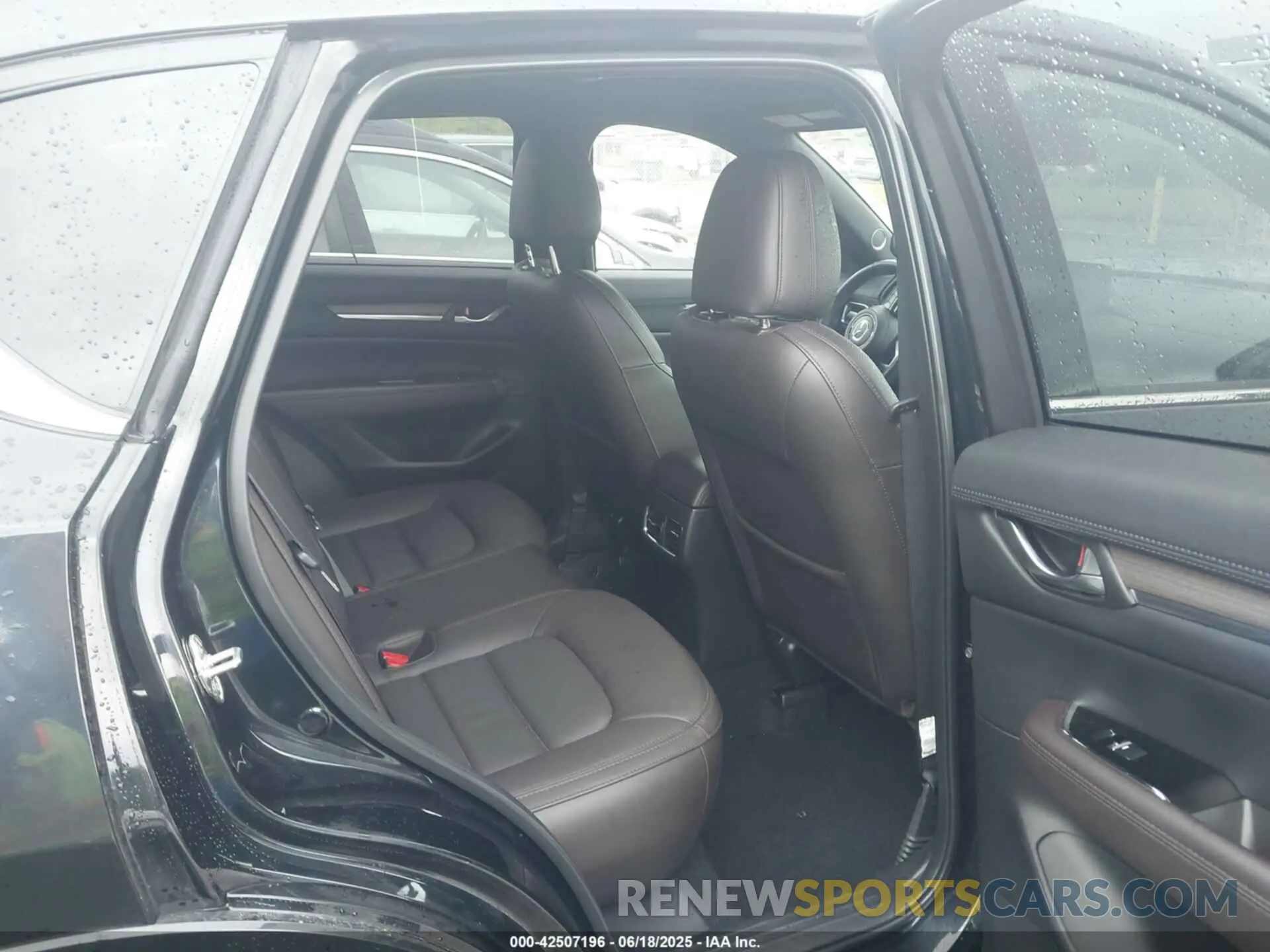 8 Photograph of a damaged car JM3KFBXYXP0126818 MAZDA CX-5 2023