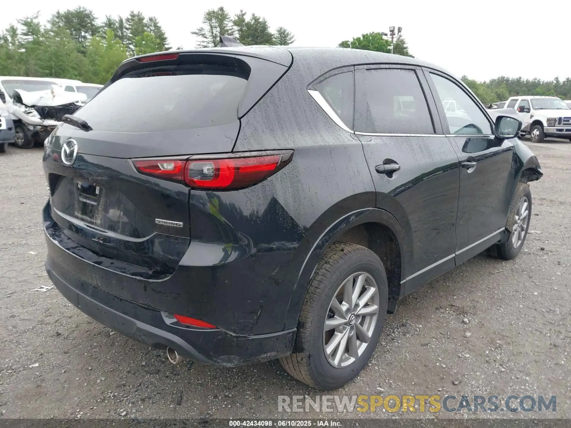 4 Photograph of a damaged car JM3KFBBL0R0468695 MAZDA CX-5 2024