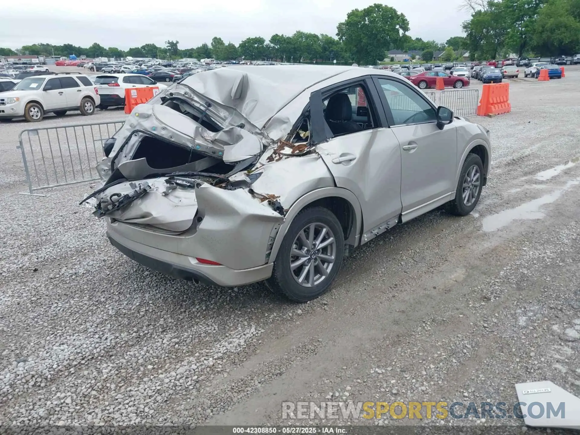 4 Photograph of a damaged car JM3KFBBL1R0498319 MAZDA CX-5 2024