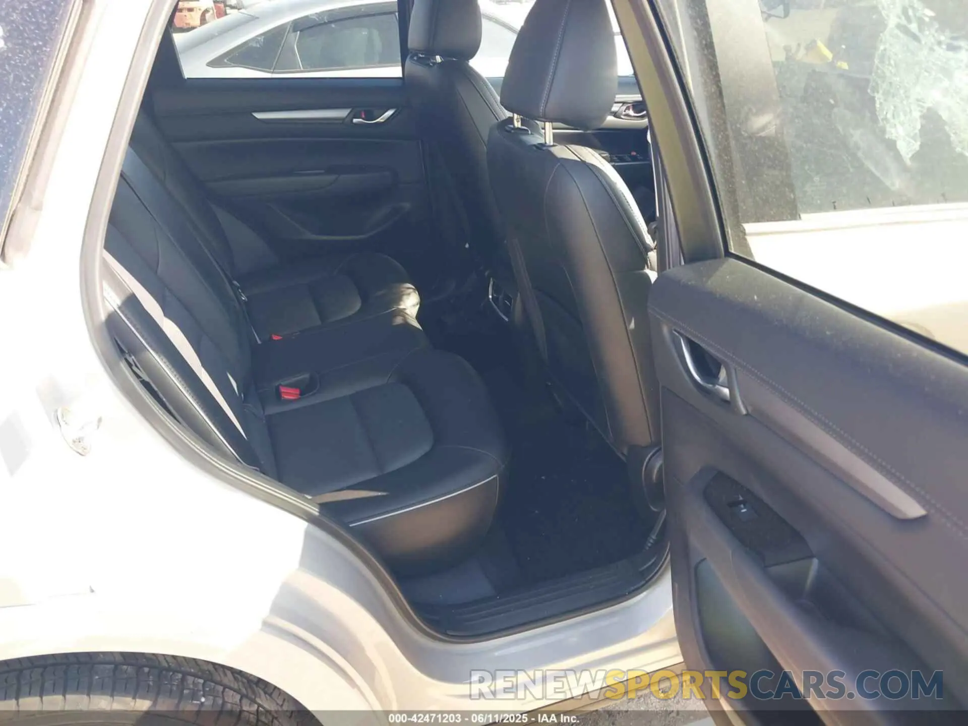 8 Photograph of a damaged car JM3KFBBL2R0400382 MAZDA CX-5 2024