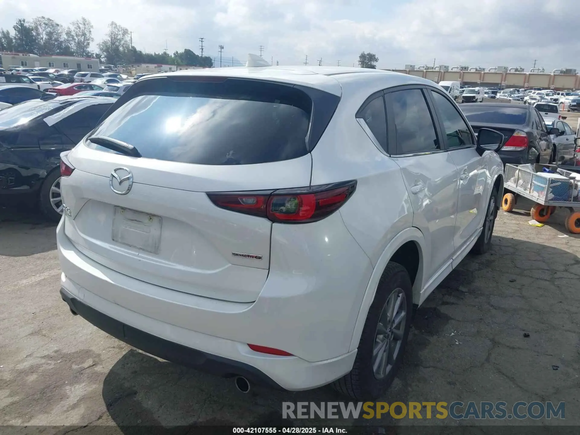4 Photograph of a damaged car JM3KFBBL8R0433886 MAZDA CX-5 2024