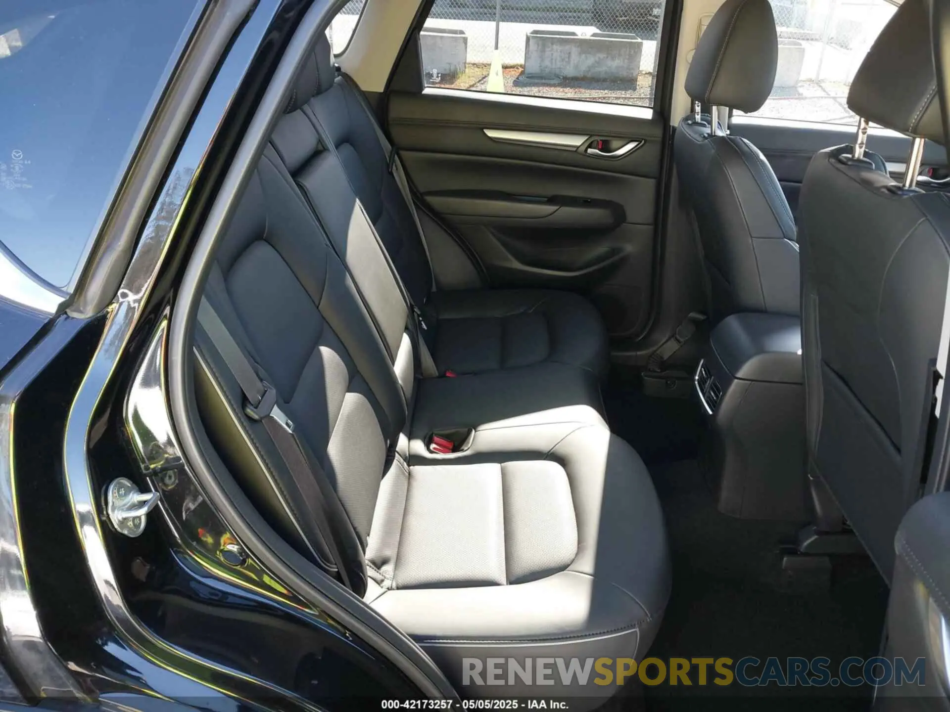8 Photograph of a damaged car JM3KFBBL8R0483123 MAZDA CX-5 2024