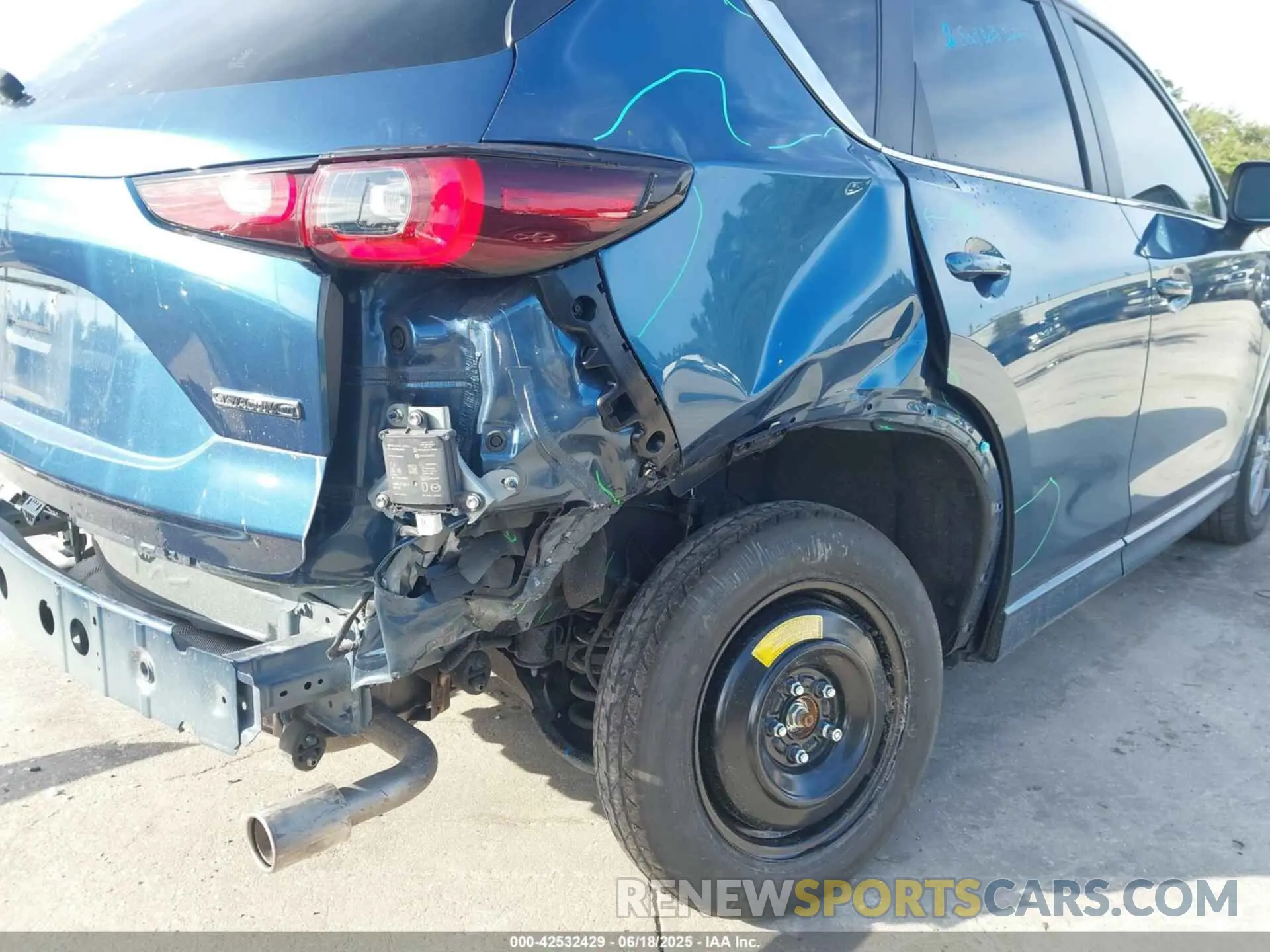 6 Photograph of a damaged car JM3KFBBM9R0376011 MAZDA CX-5 2024