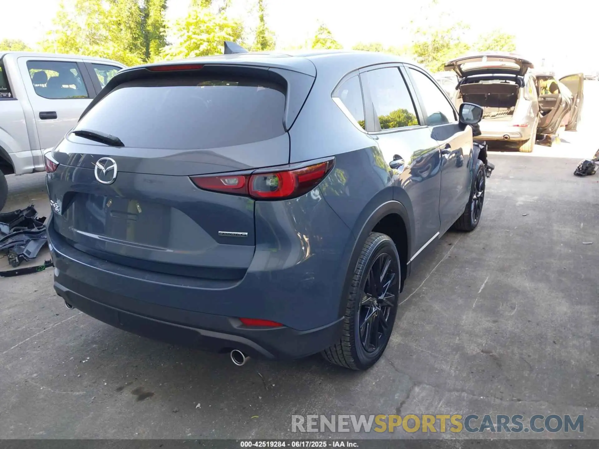 4 Photograph of a damaged car JM3KFBCL2R0500495 MAZDA CX-5 2024