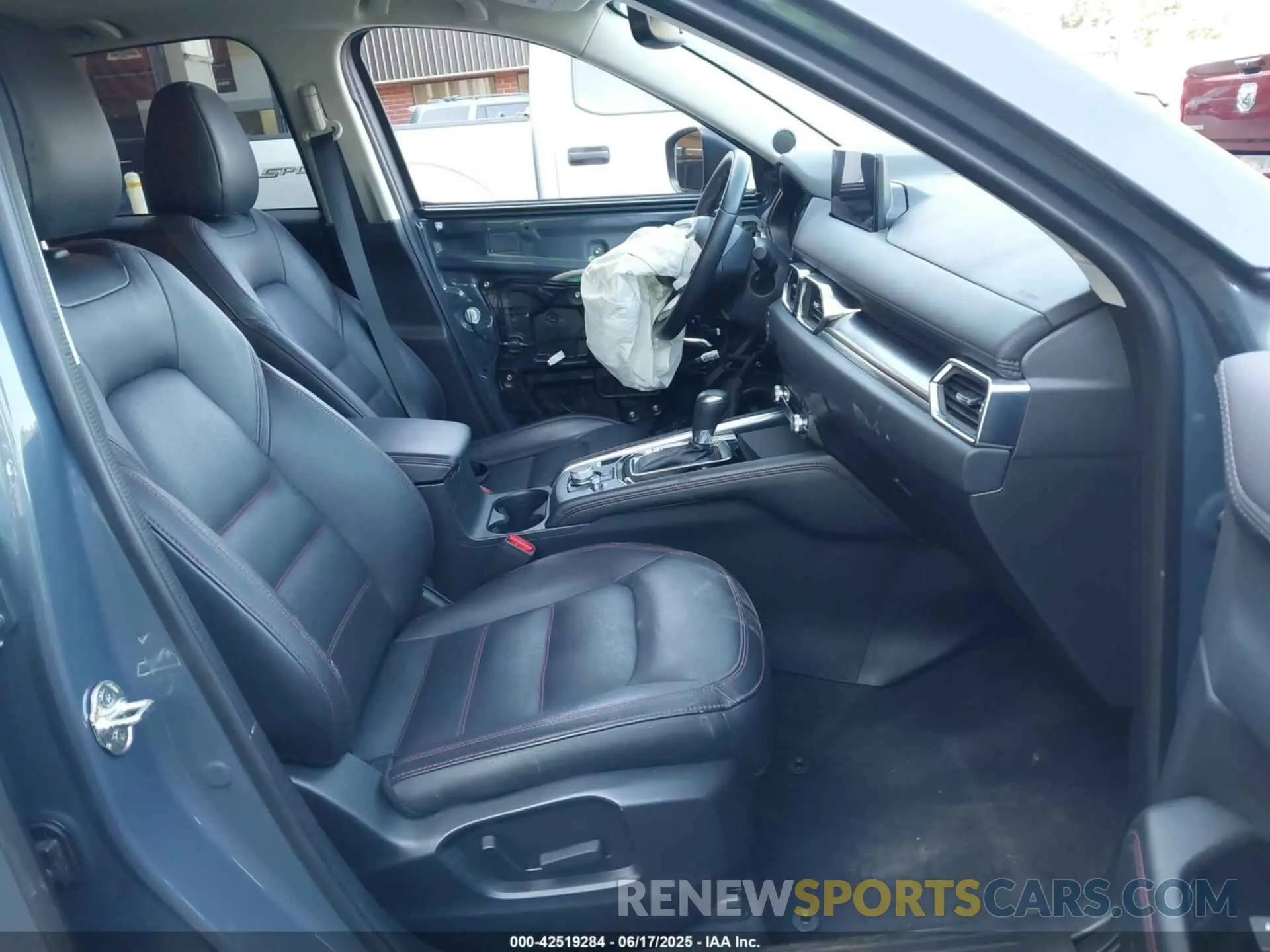 5 Photograph of a damaged car JM3KFBCL2R0500495 MAZDA CX-5 2024