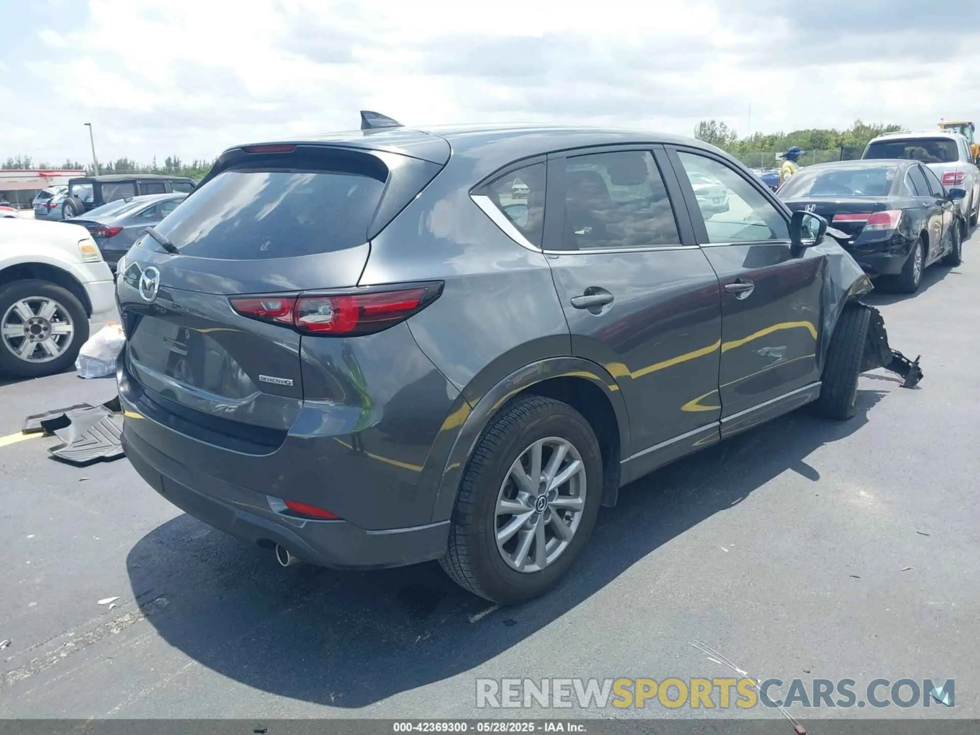 4 Photograph of a damaged car JM3KFBCL5R0404859 MAZDA CX-5 2024