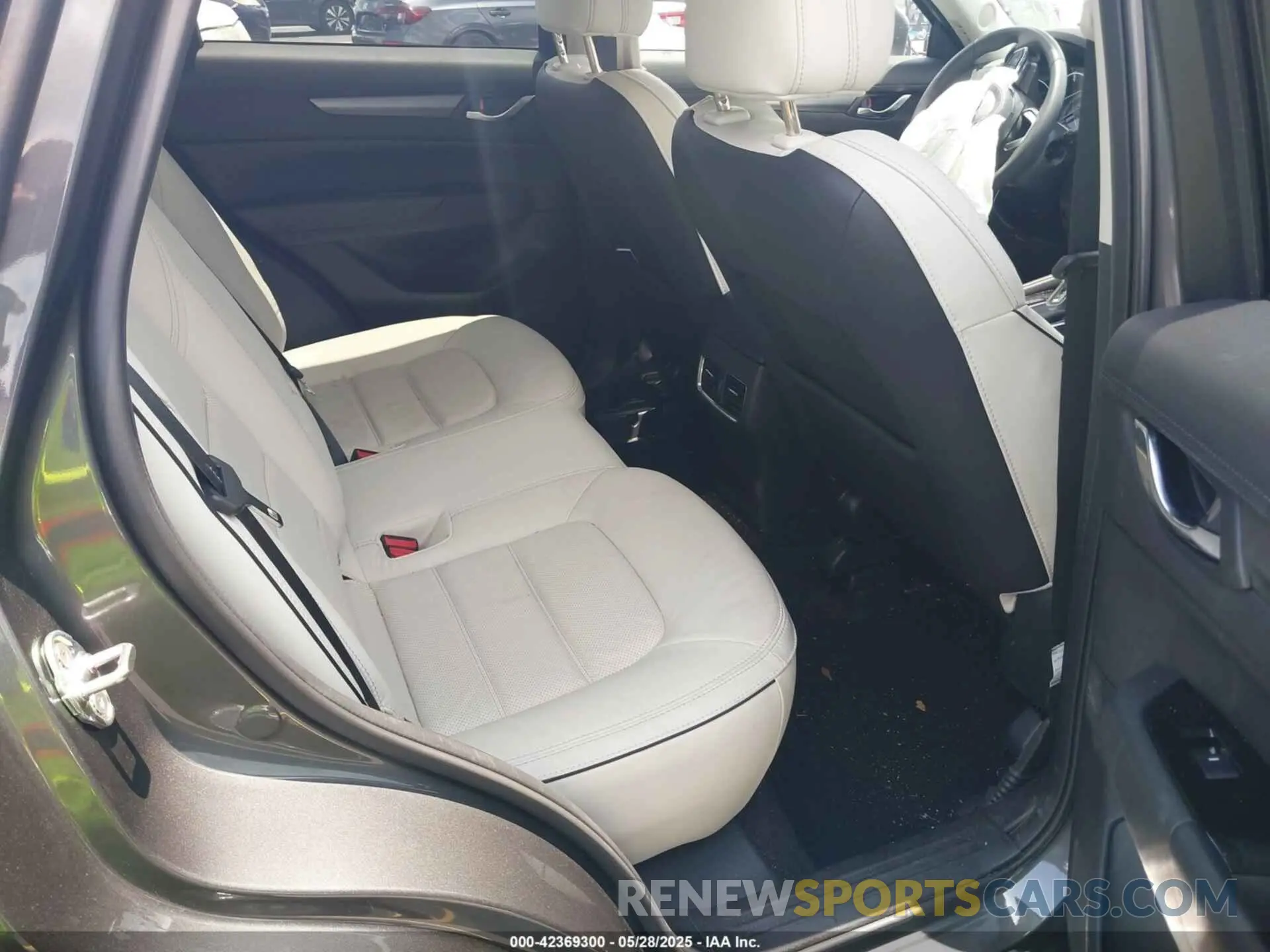 8 Photograph of a damaged car JM3KFBCL5R0404859 MAZDA CX-5 2024