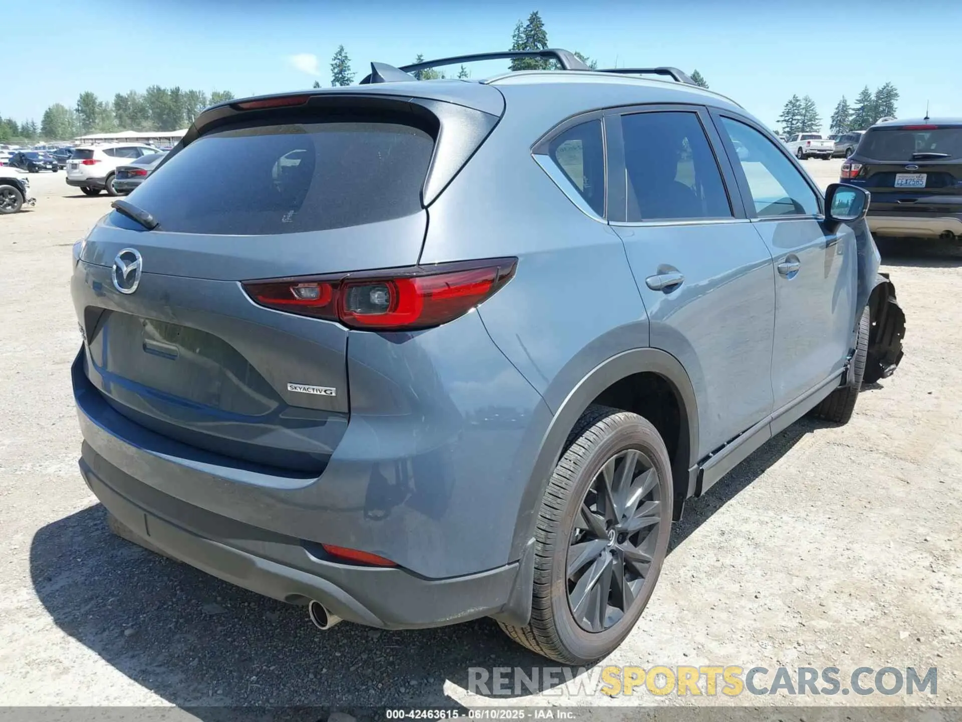 4 Photograph of a damaged car JM3KFBCL9R0510201 MAZDA CX-5 2024
