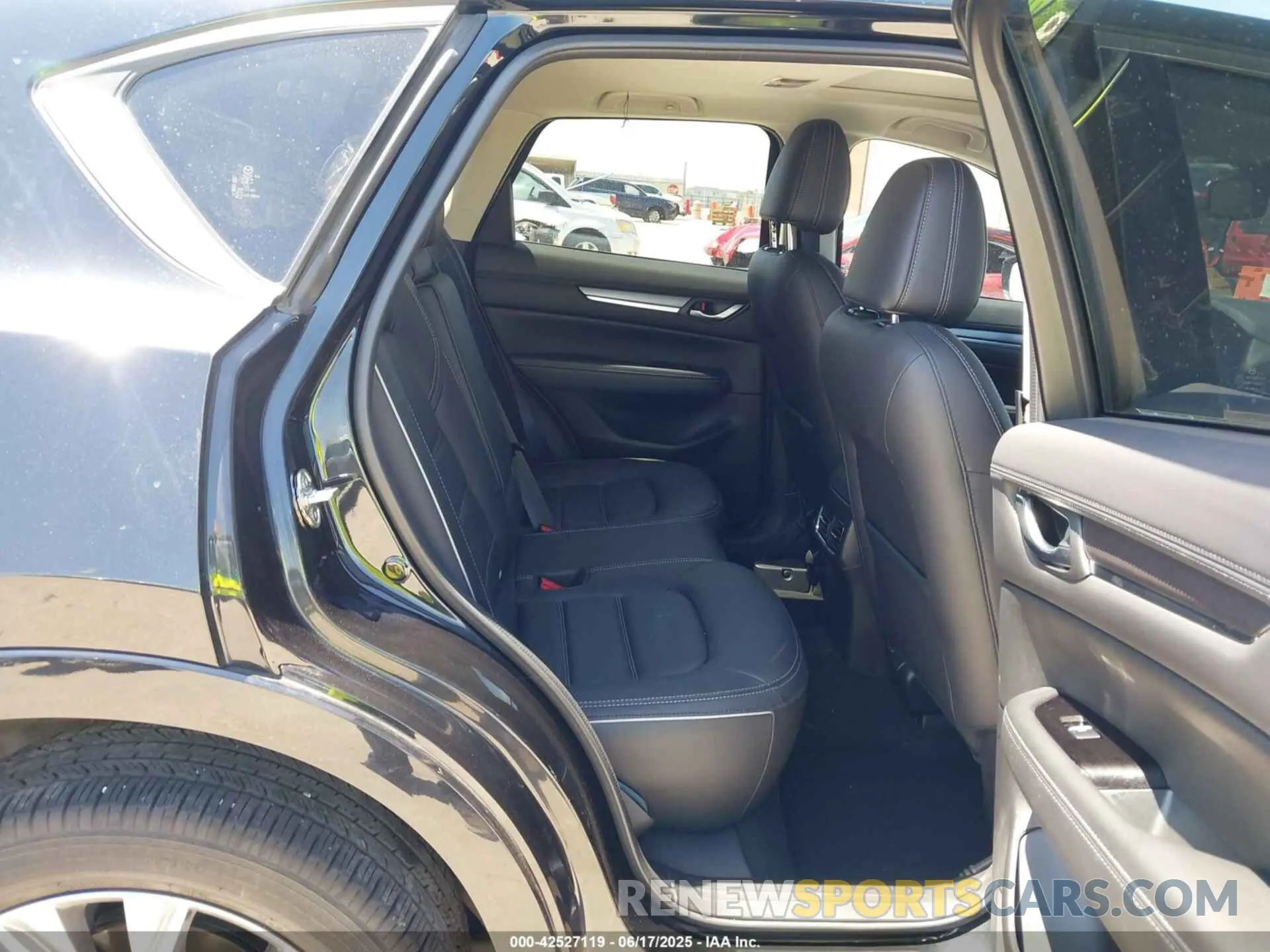 8 Photograph of a damaged car JM3KFBDL2R0531910 MAZDA CX-5 2024