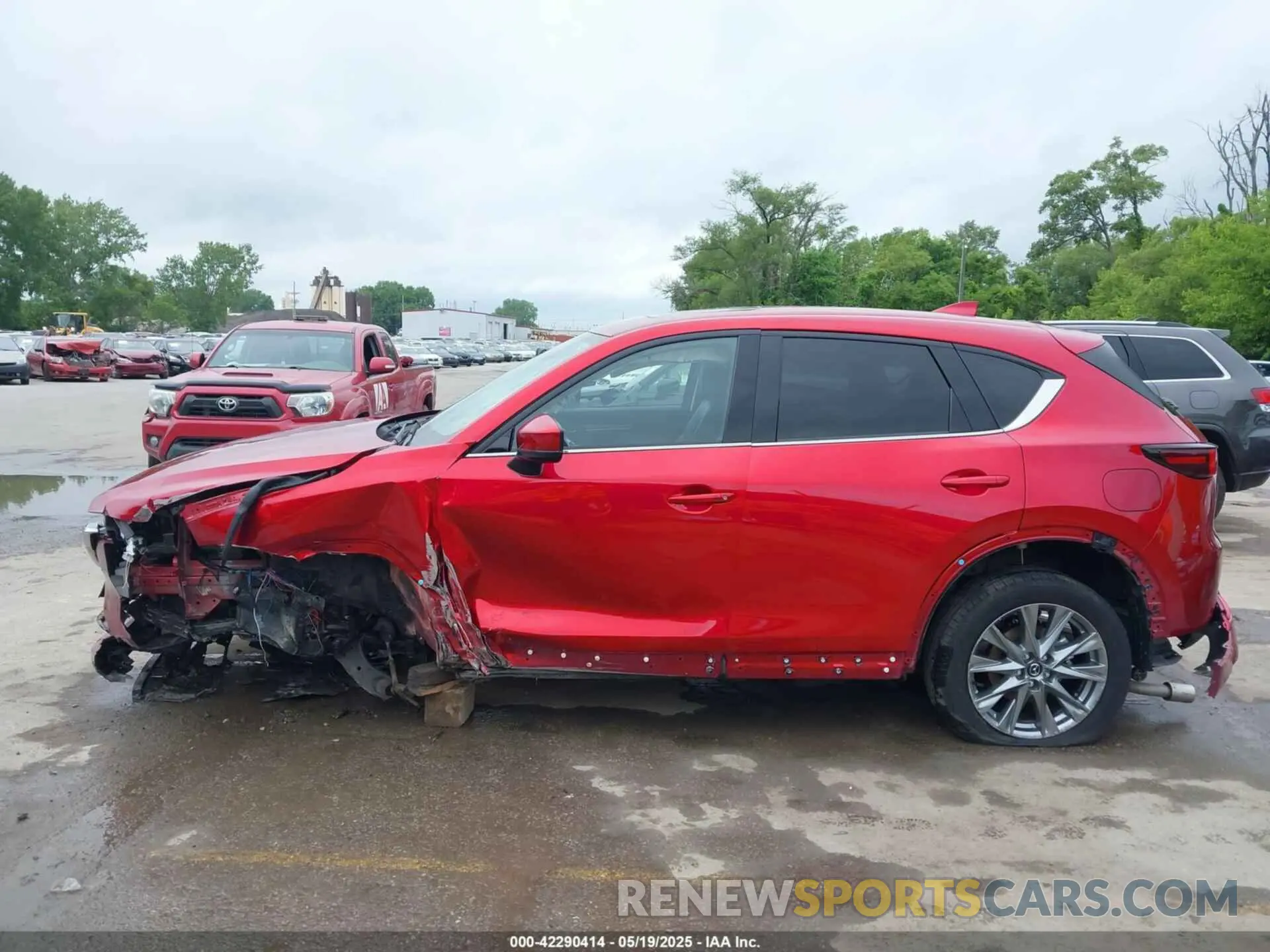 13 Photograph of a damaged car JM3KFBELXR0530129 MAZDA CX-5 2024