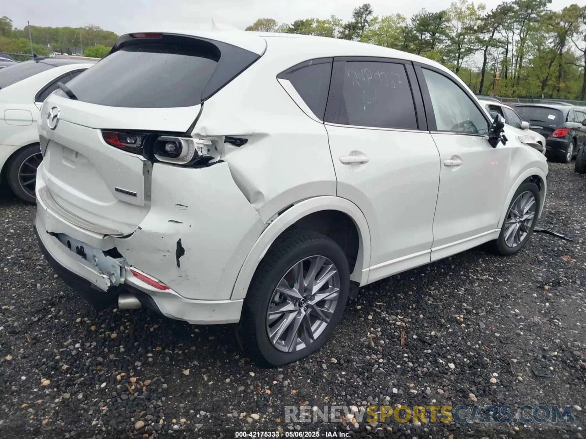4 Photograph of a damaged car JM3KFBEMXR0351145 MAZDA CX-5 2024