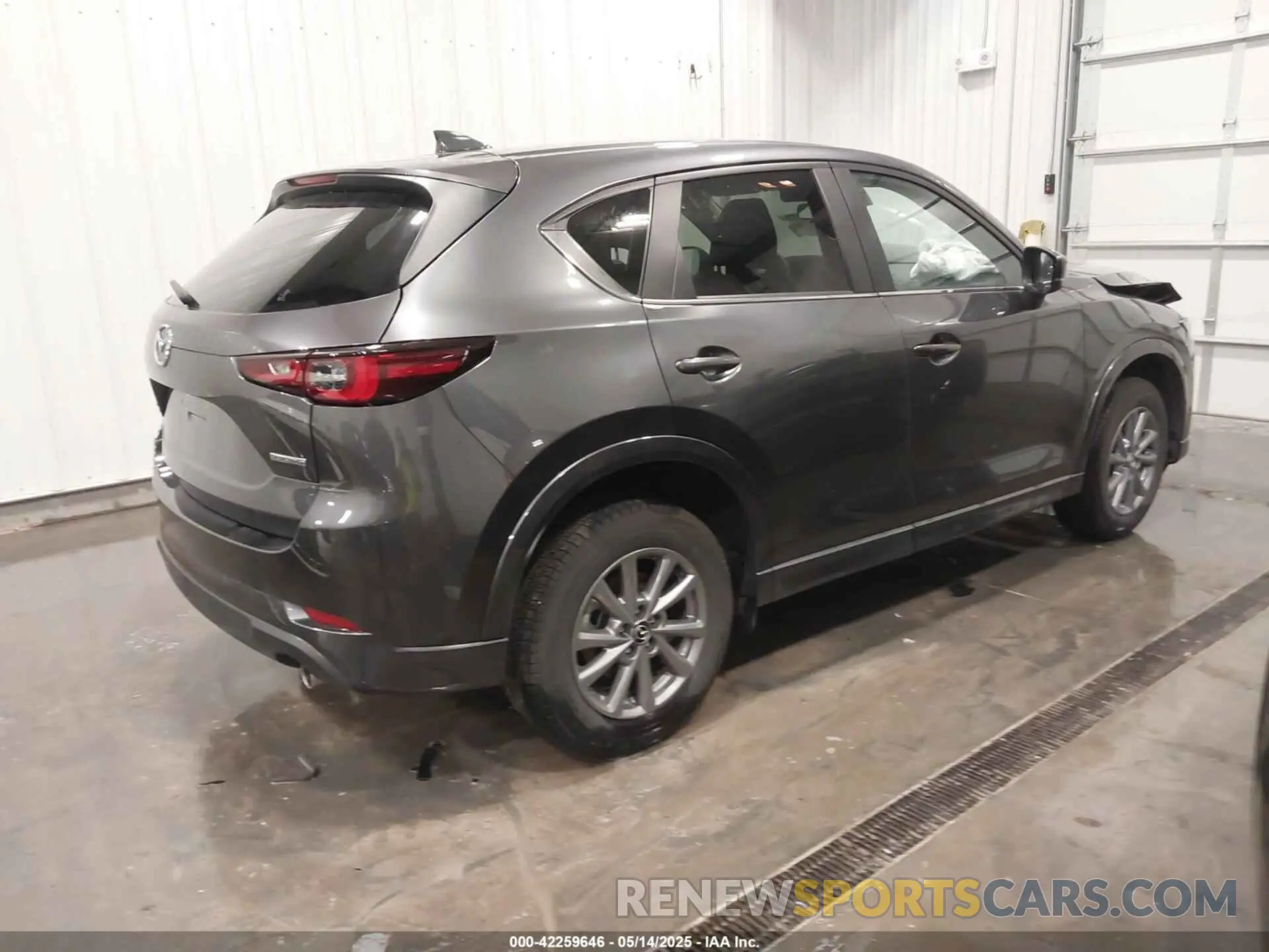 4 Photograph of a damaged car JM3KFBBL0S0553915 MAZDA CX-5 2025