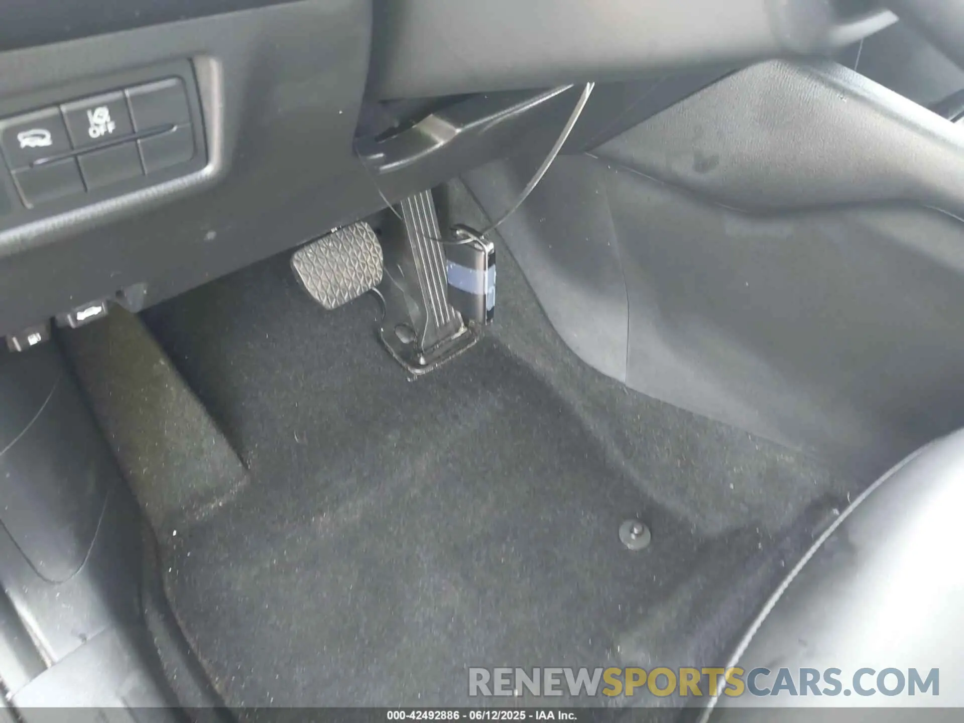 11 Photograph of a damaged car JM3KFBBLXS0566588 MAZDA CX-5 2025
