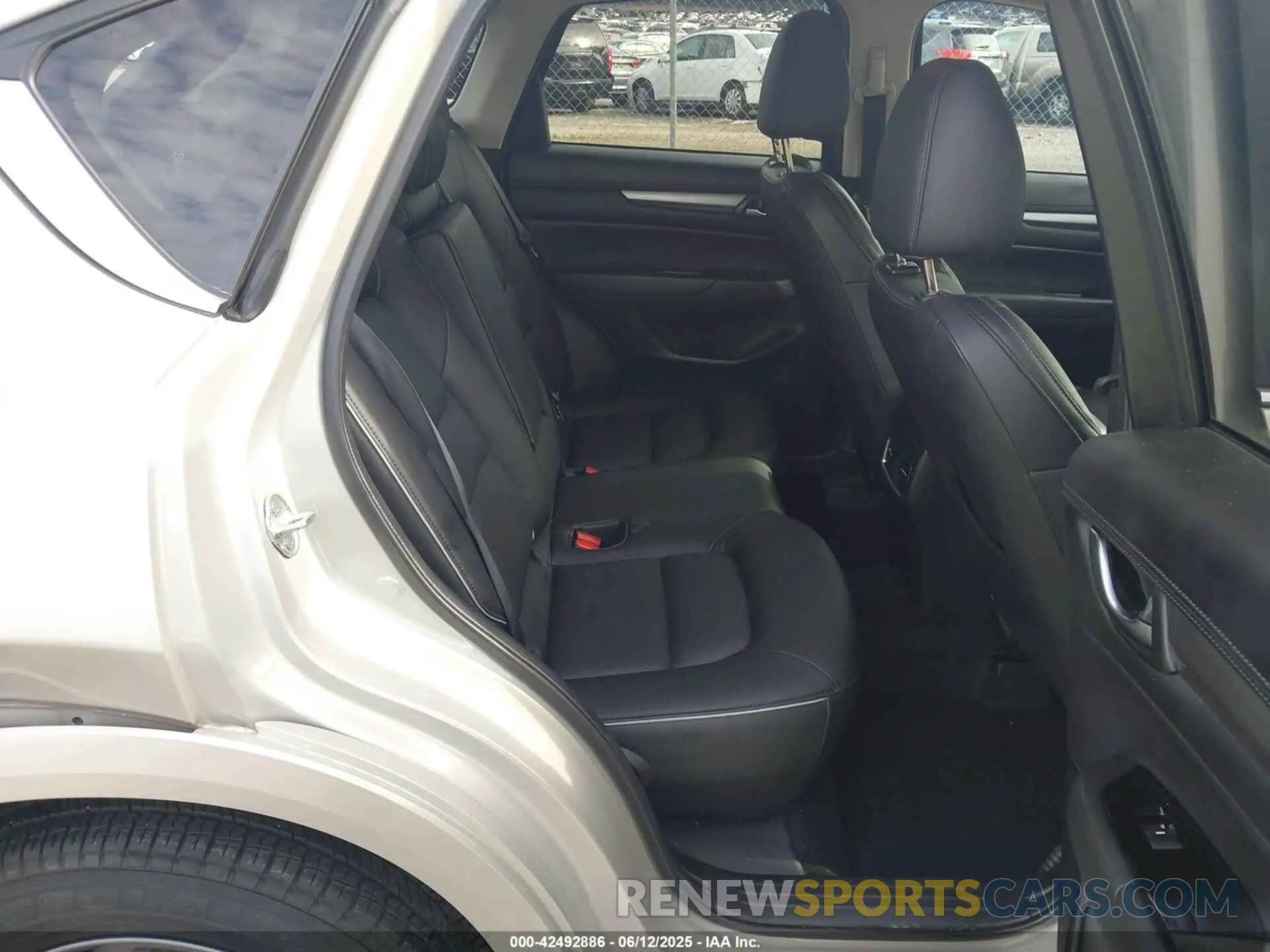 8 Photograph of a damaged car JM3KFBBLXS0566588 MAZDA CX-5 2025