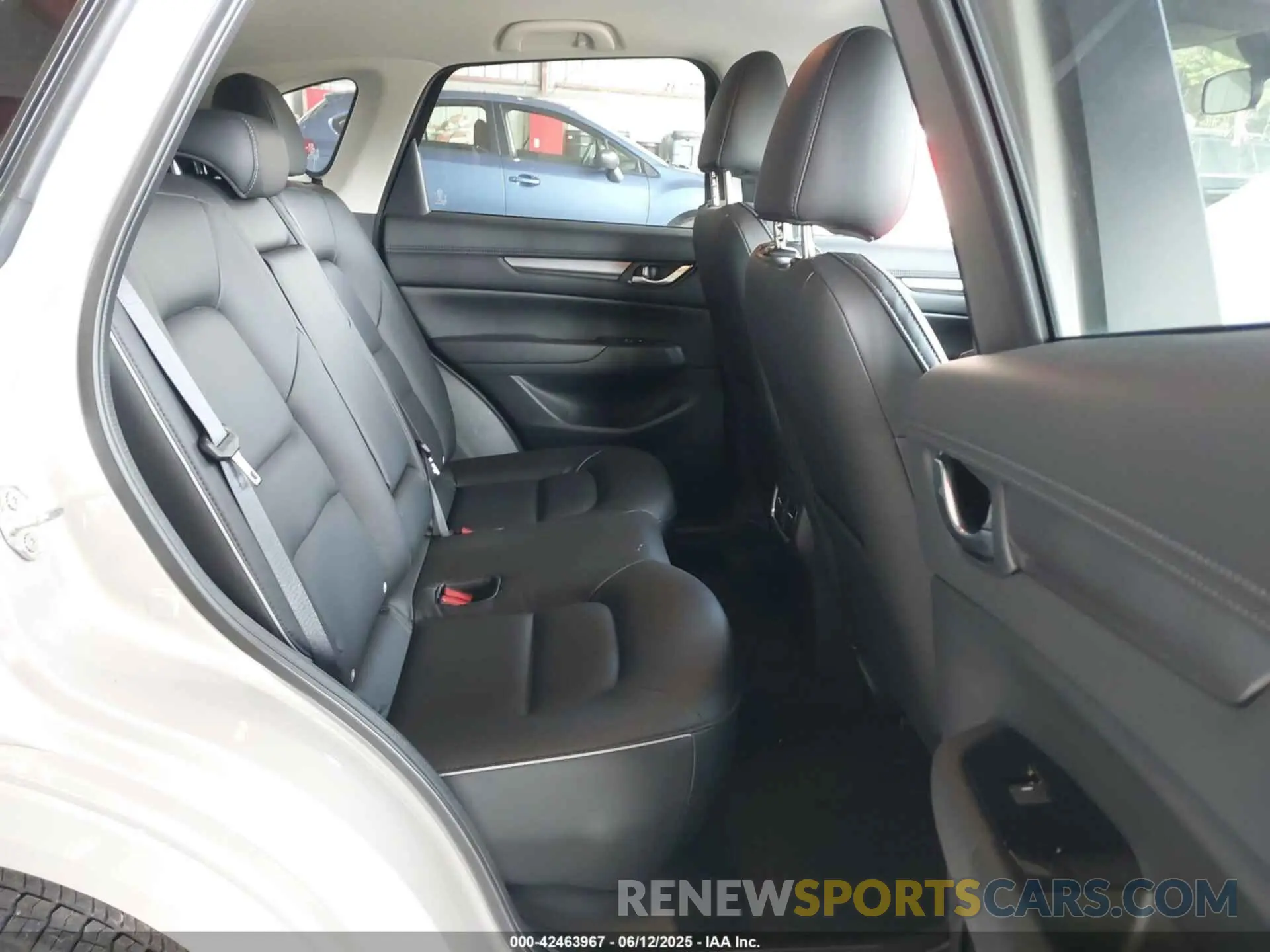 8 Photograph of a damaged car JM3KFBBLXS0628958 MAZDA CX-5 2025