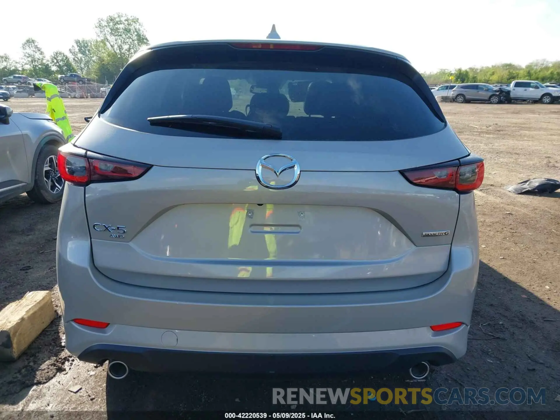 16 Photograph of a damaged car JM3KFBCL0S0618289 MAZDA CX-5 2025