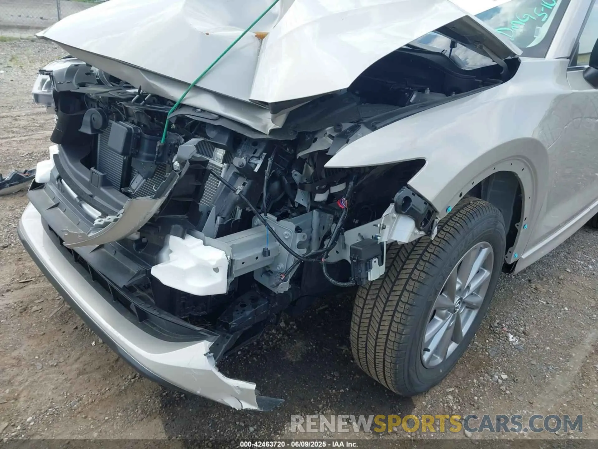 18 Photograph of a damaged car JM3KFBCL2S0584775 MAZDA CX-5 2025