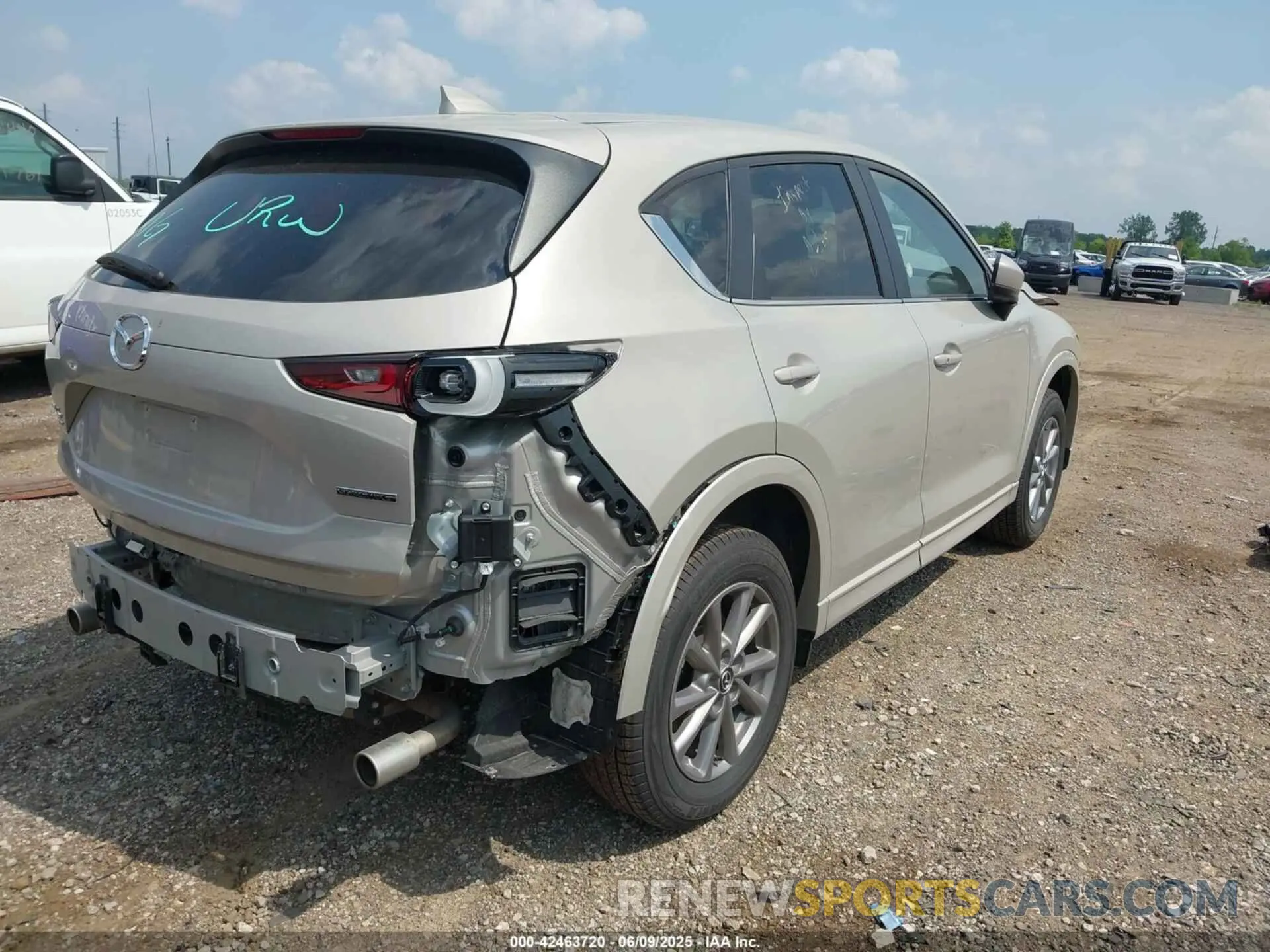 4 Photograph of a damaged car JM3KFBCL2S0584775 MAZDA CX-5 2025