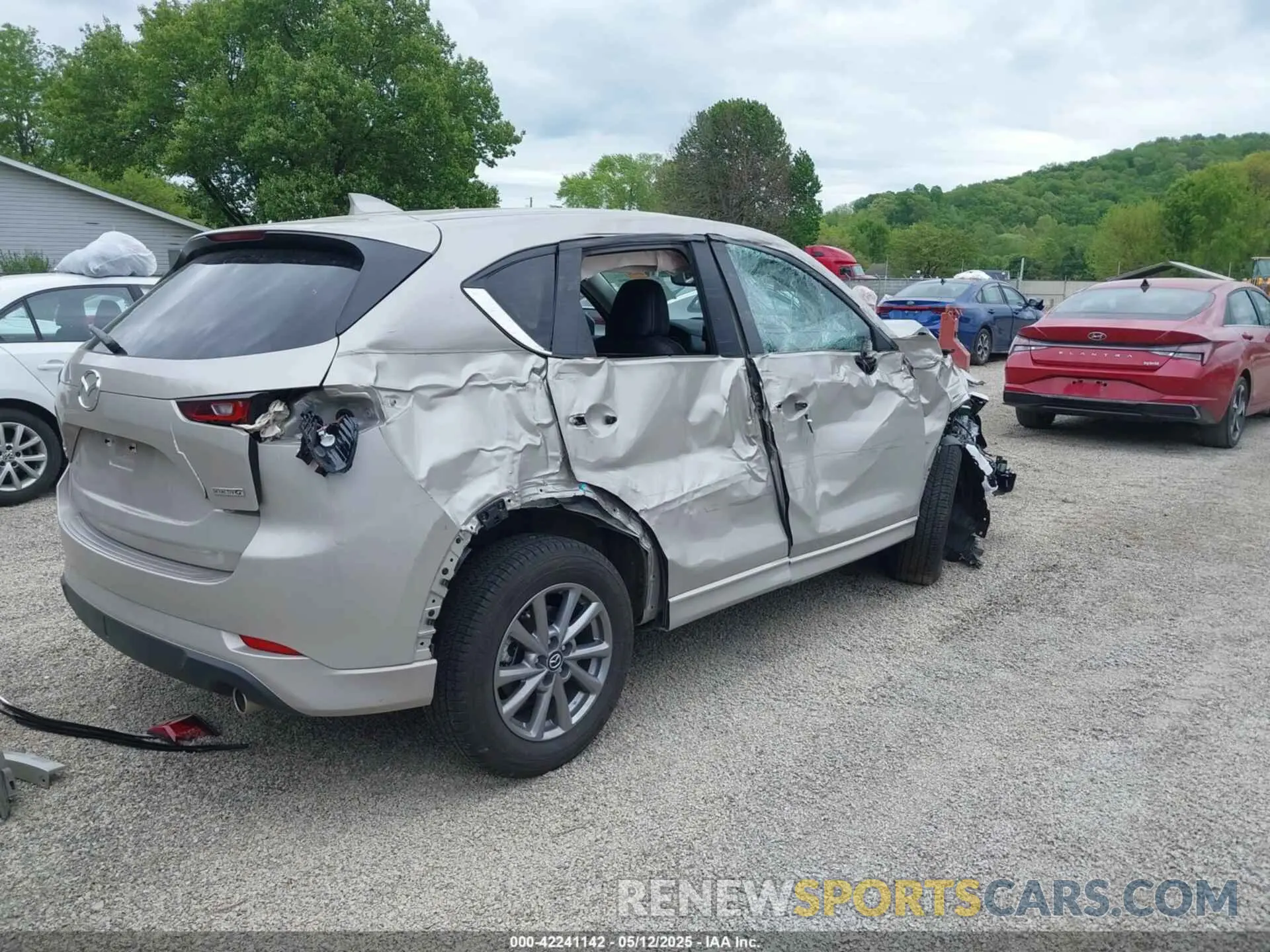 4 Photograph of a damaged car JM3KFBCL3S0546441 MAZDA CX-5 2025