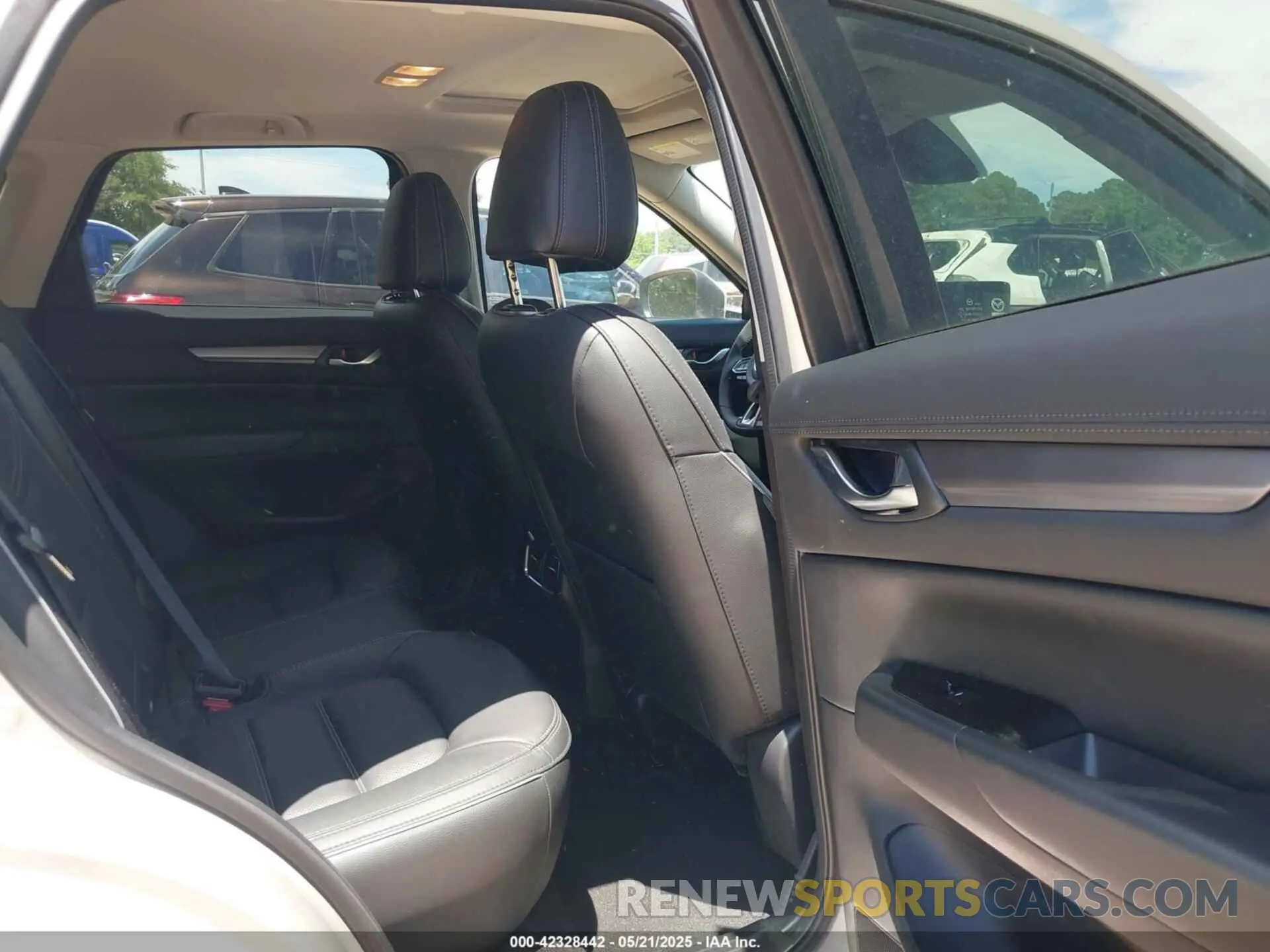 8 Photograph of a damaged car JM3KFBCL5S0639705 MAZDA CX-5 2025