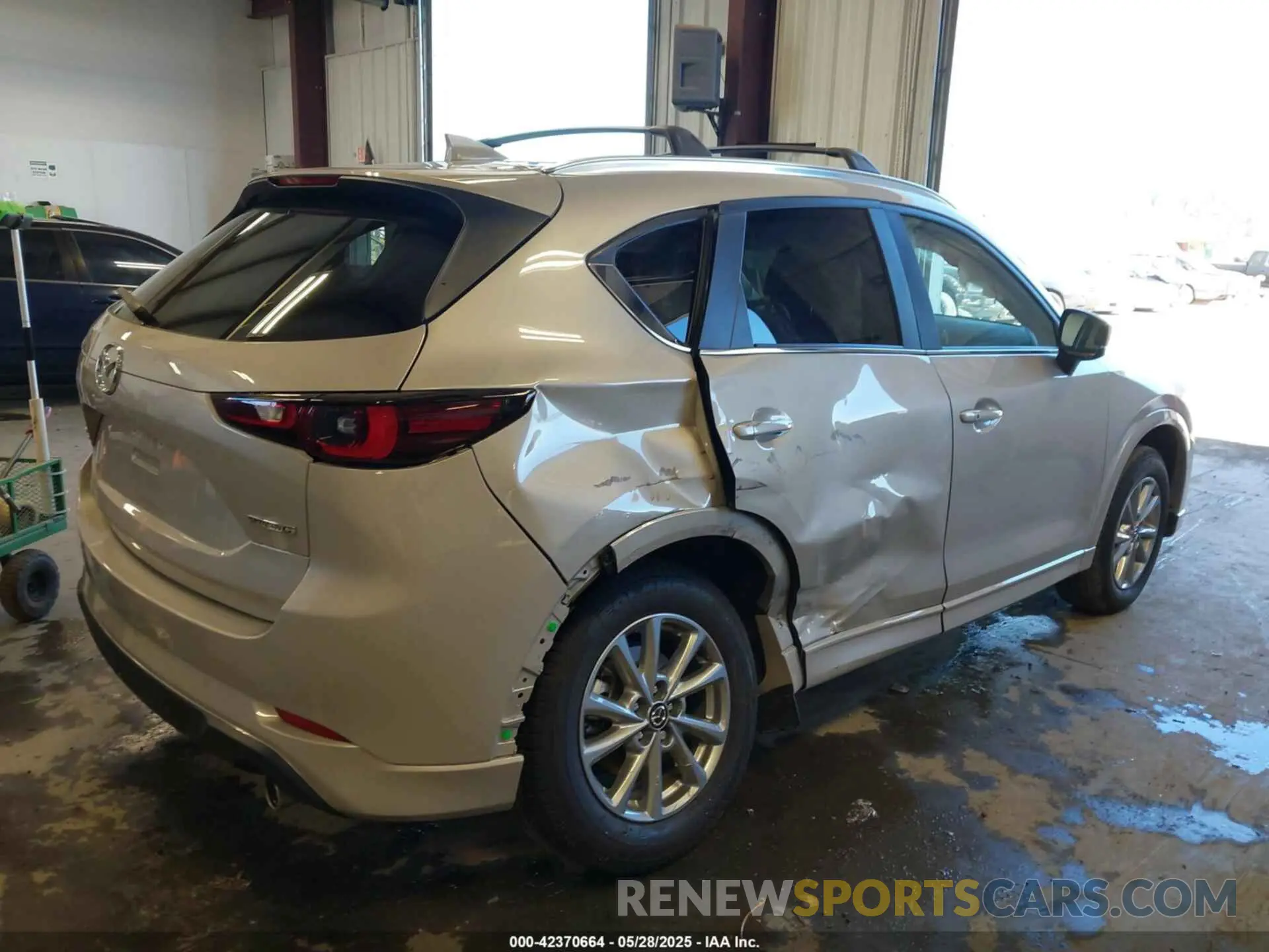 4 Photograph of a damaged car JM3KFBCLXS0559798 MAZDA CX-5 2025