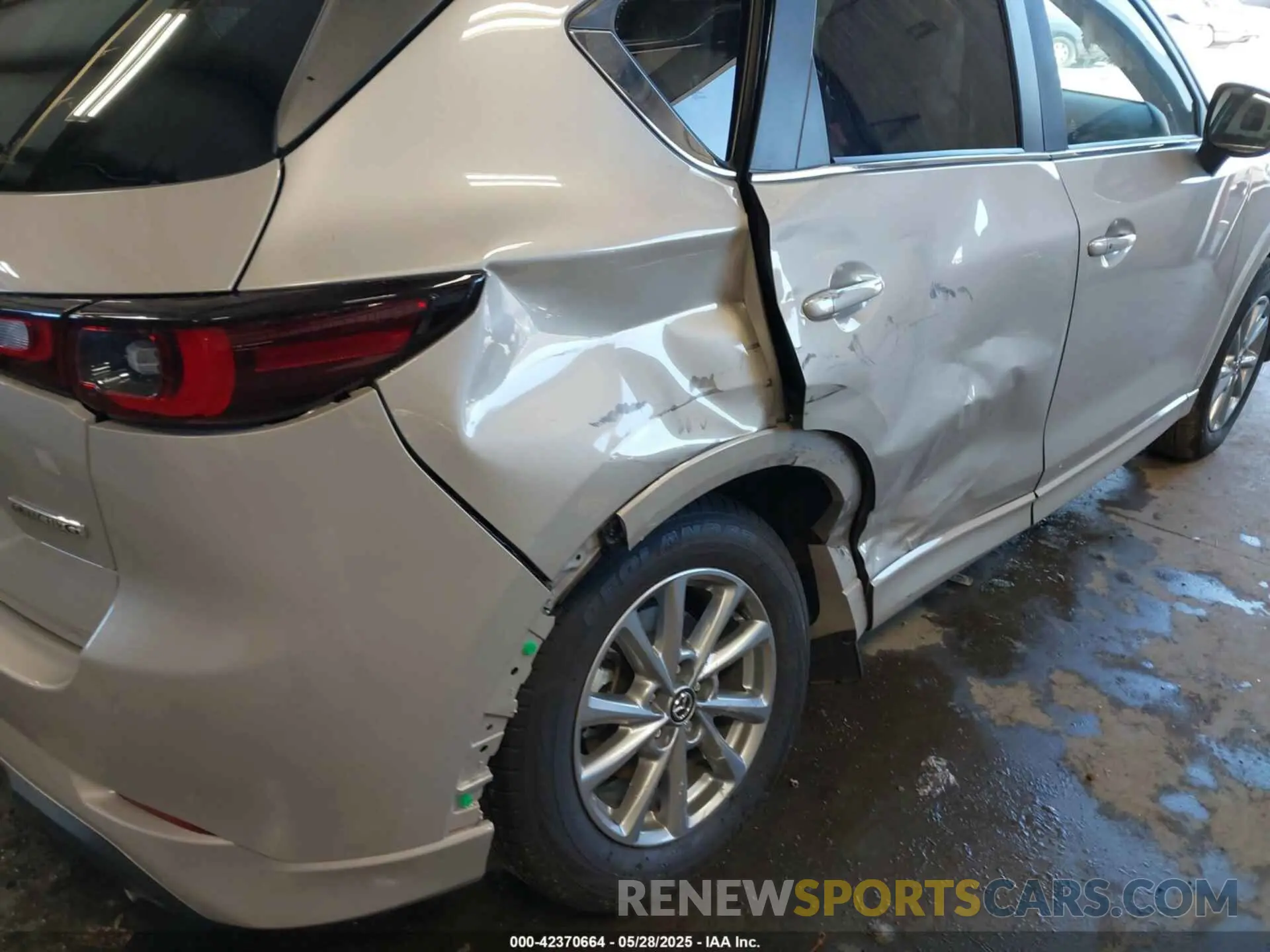 6 Photograph of a damaged car JM3KFBCLXS0559798 MAZDA CX-5 2025