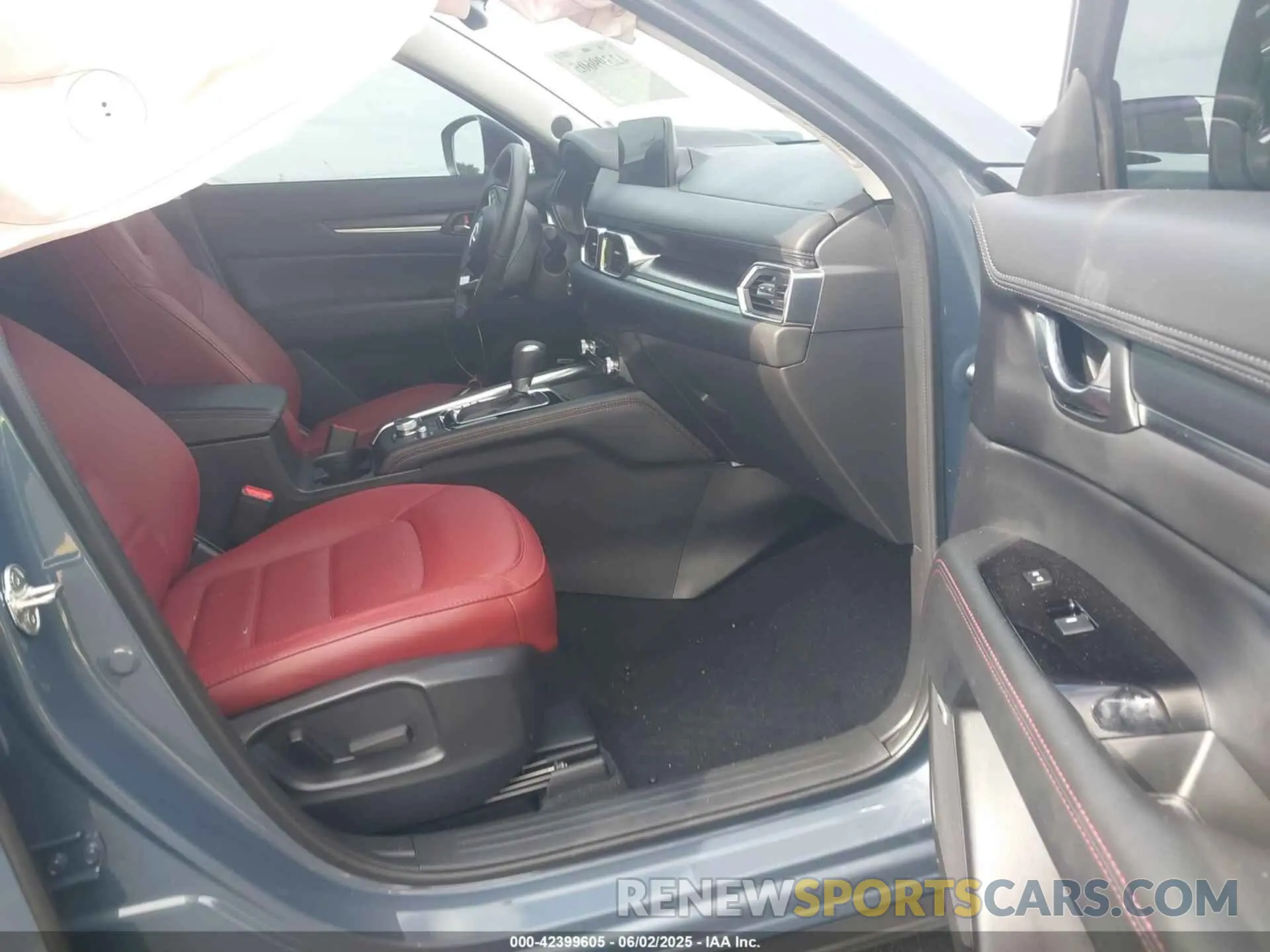 5 Photograph of a damaged car JM3KFBCMXS0618938 MAZDA CX-5 2025