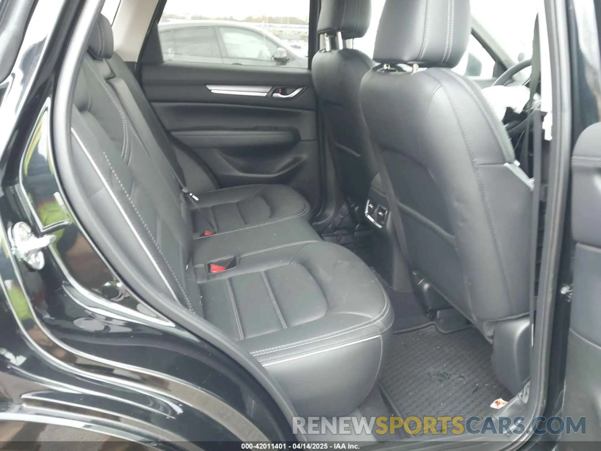 8 Photograph of a damaged car JM3KFBEM0S0618749 MAZDA CX-5 2025