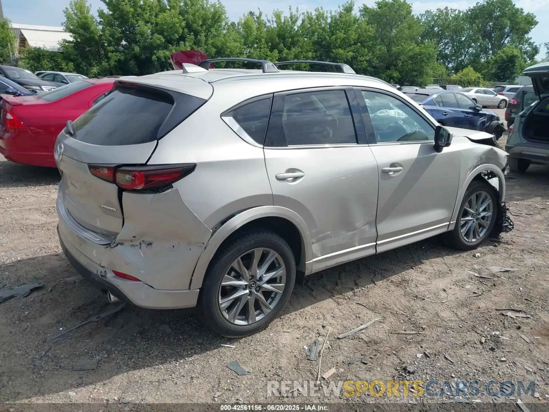 4 Photograph of a damaged car JM3KFBEM1S0542426 MAZDA CX-5 2025