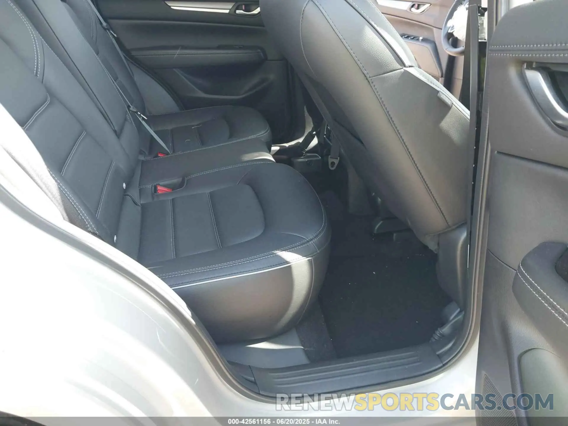 8 Photograph of a damaged car JM3KFBEM1S0542426 MAZDA CX-5 2025