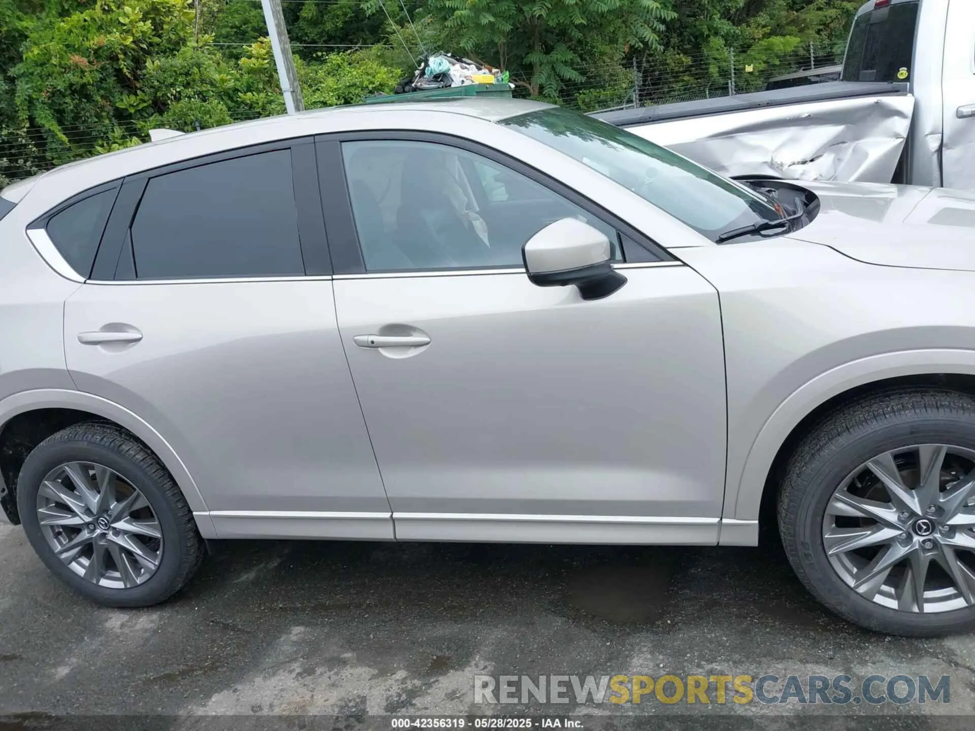 13 Photograph of a damaged car JM3KFBEM5S0648443 MAZDA CX-5 2025