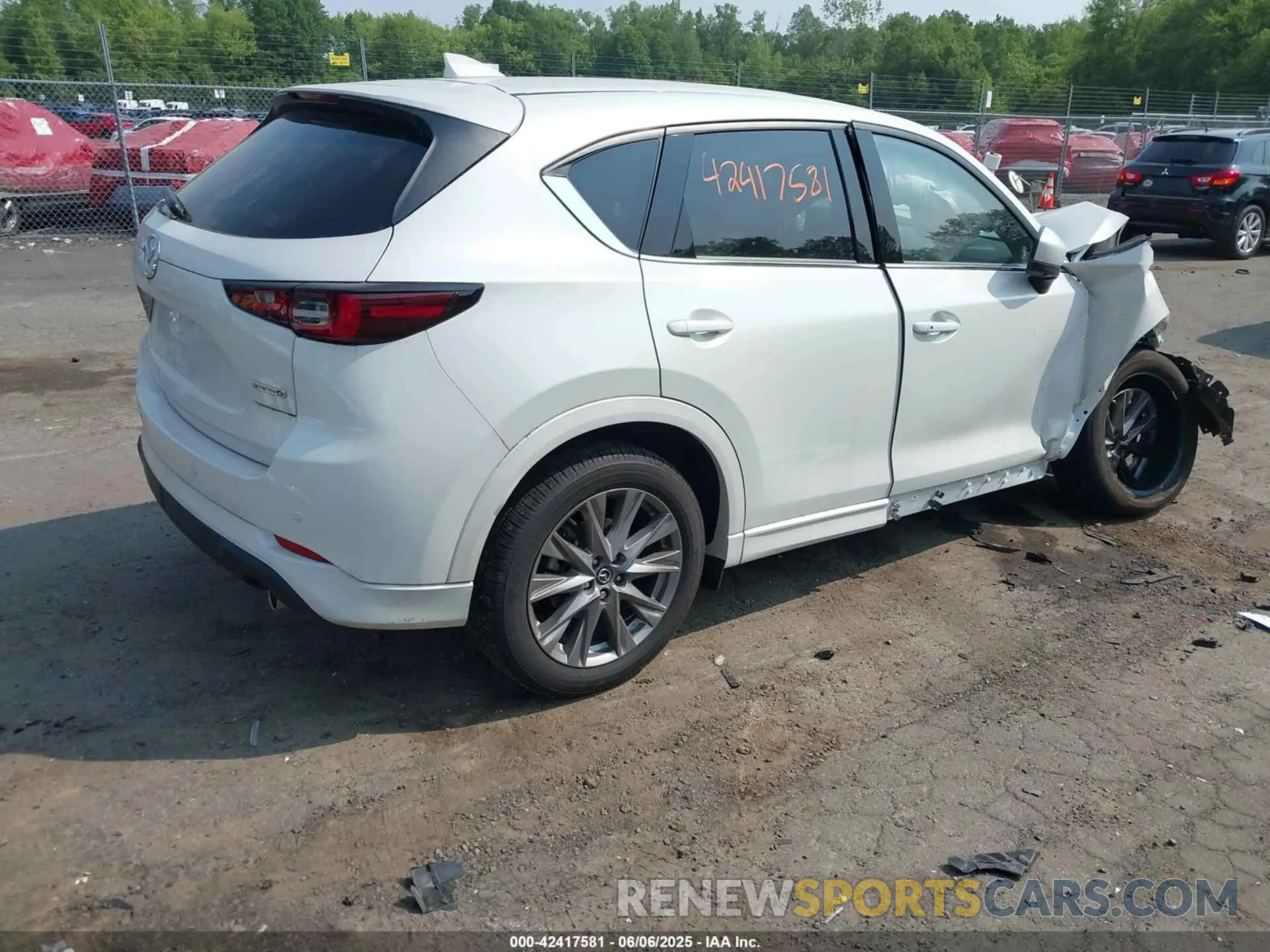 4 Photograph of a damaged car JM3KFBEM9S0619320 MAZDA CX-5 2025