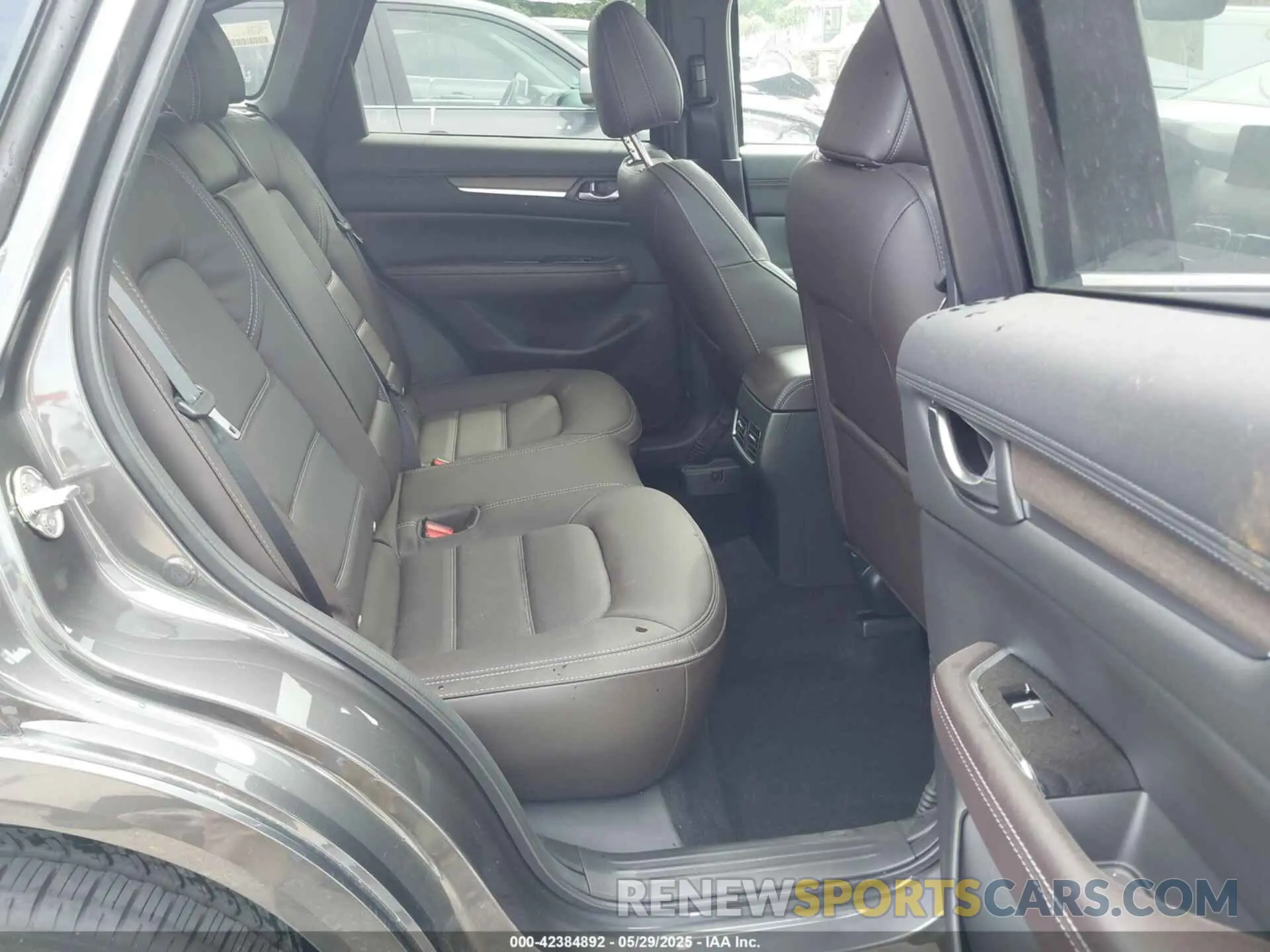 8 Photograph of a damaged car JM3KFBXY6S0571923 MAZDA CX-5 2025