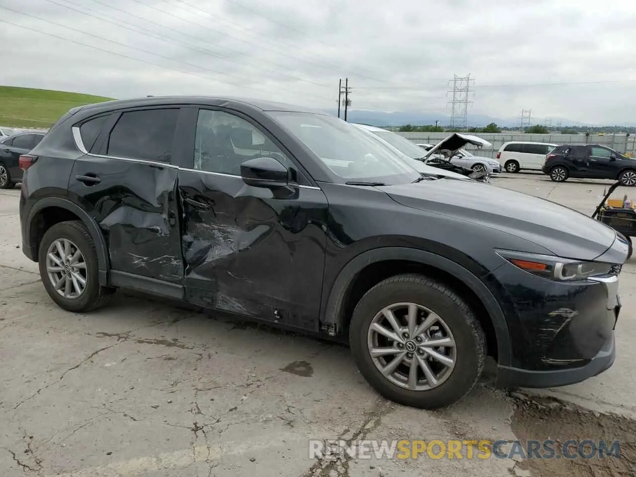 4 Photograph of a damaged car JM3KFBBMXP0223084 MAZDA CX-5 SELEC 2023